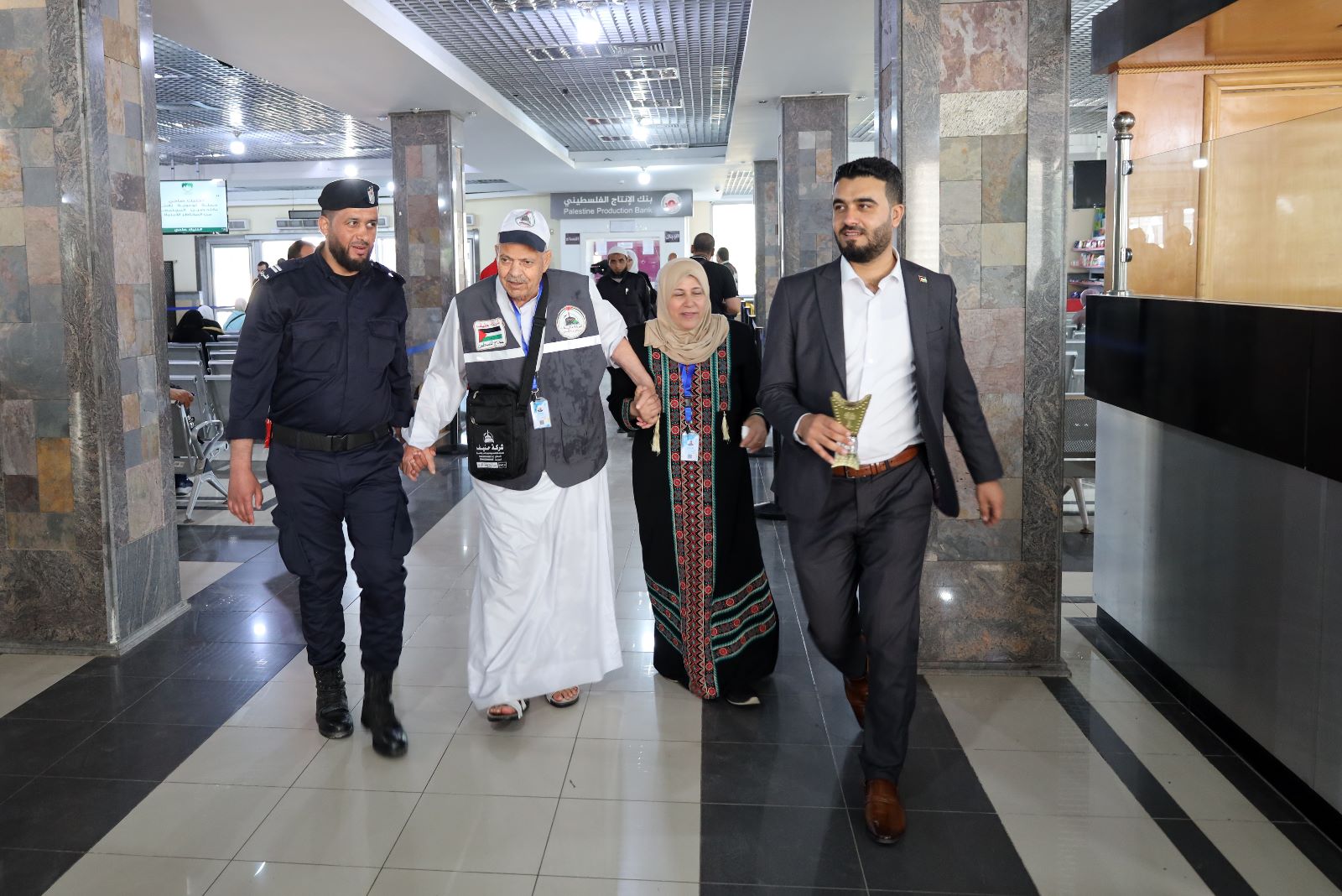 أطقم "المعابر" و"أجهزة الداخلية" تسهل مغادرة حجاج بيت الله عبر معبر رفح