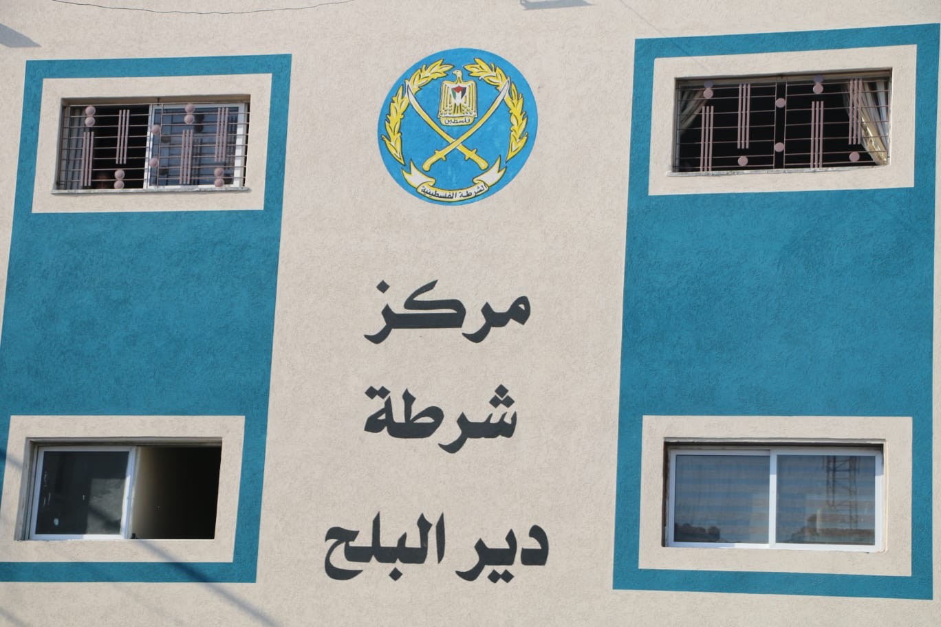 قيادة الشرطة تفتتح مركز "دير البلح" بعد إعادة ترميمه