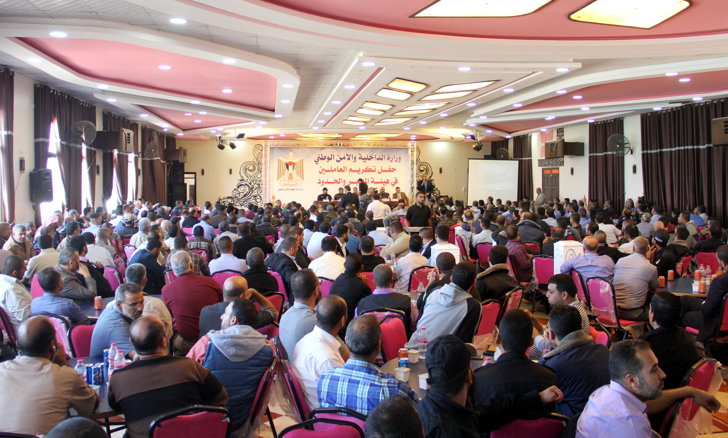 الداخلية تُكرِّم العاملين في هيئة المعابر والحدود السابقين