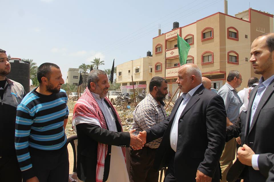 قيادة "الداخلية" تقدم واجب العزاء لذوي شهداء المقاومة بالمحافظة الوسطى