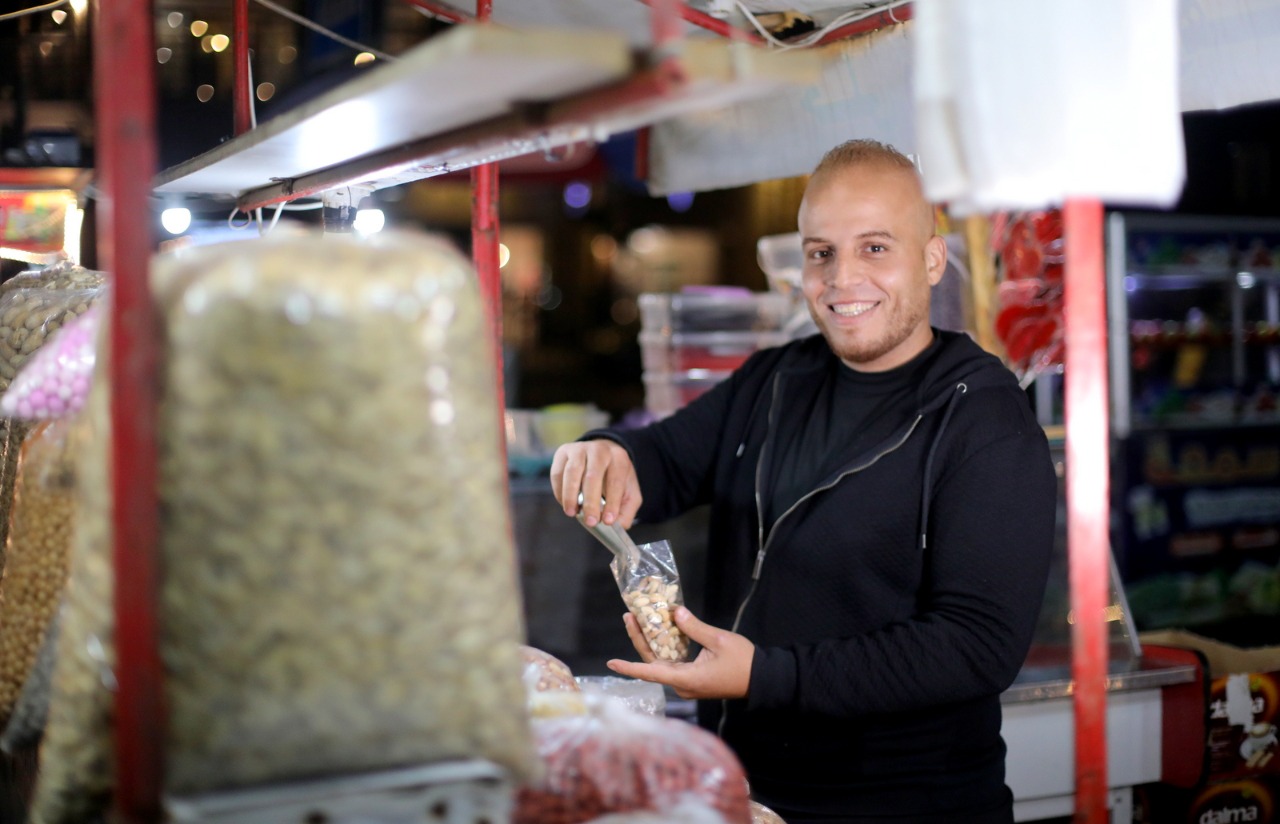 أجواء قضاء المواطنين بغزة الإجازة الأسبوعية في عدد من الأماكن الترفيهية مساء الجمعة