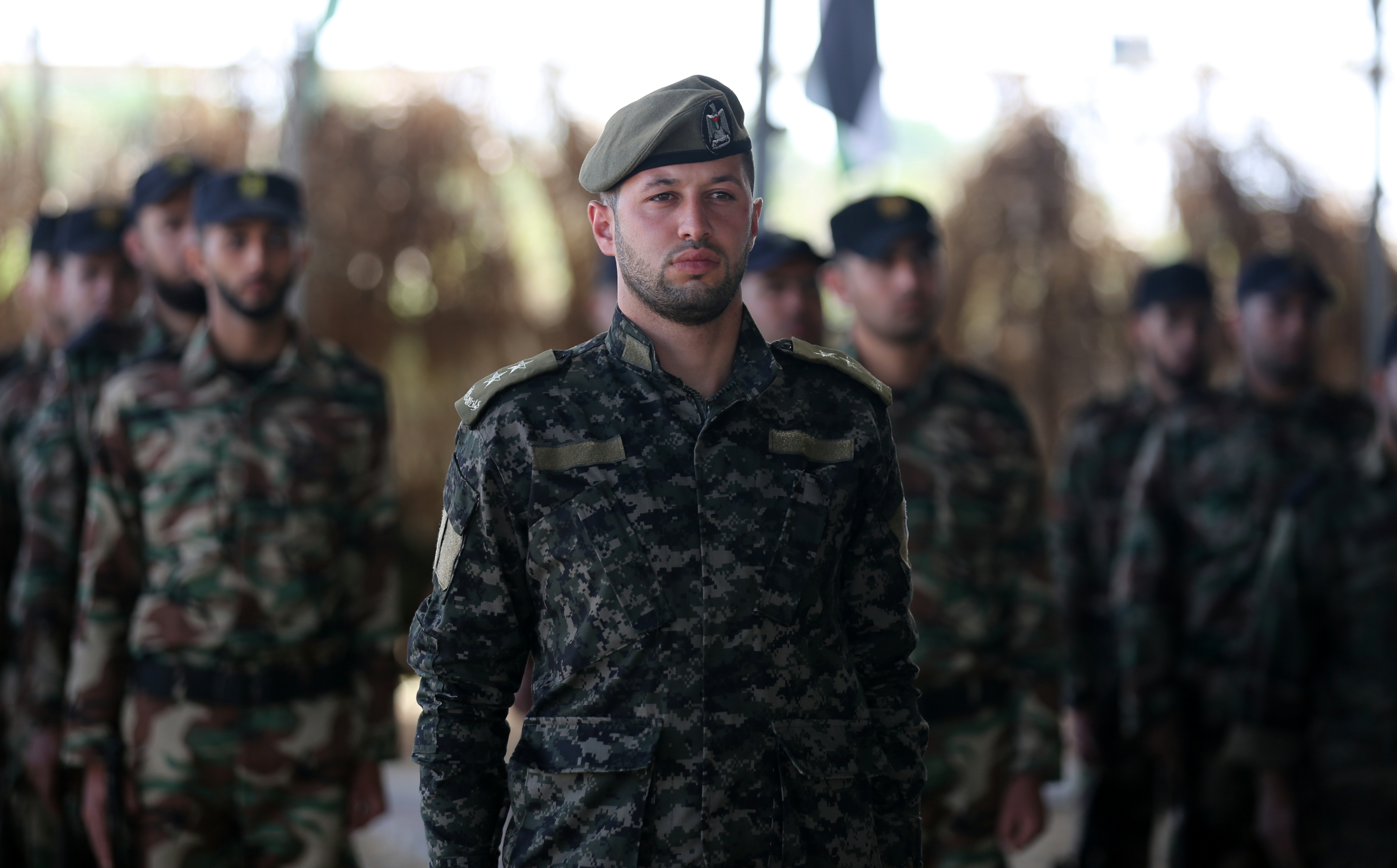 تخييم مغلق لدورتي قادة السرايا وتأهيل الضباط  بالأمن الوطني