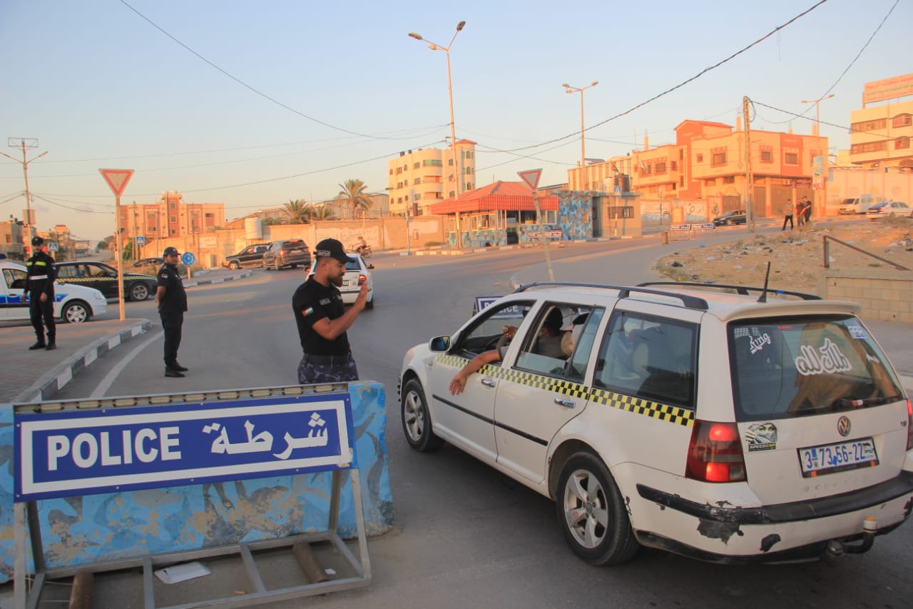 اصطياف المواطنين بغزة على شاطئ البحر وعدد من الأماكن الترفيهية خلال الإجازة الأسبوعية