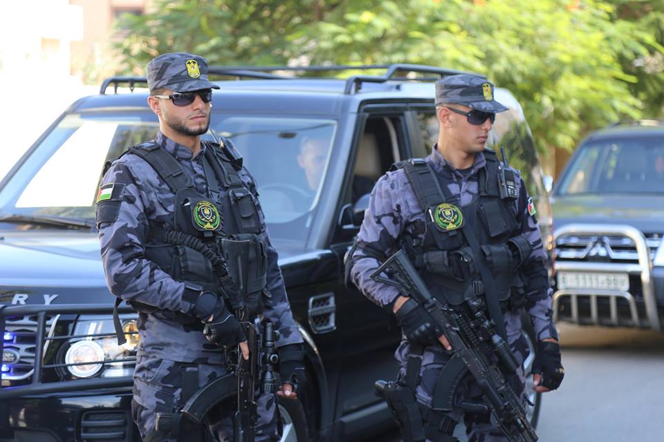 الأجهزة الأمنية تؤمن جولة رئيس الوزراء في غزة