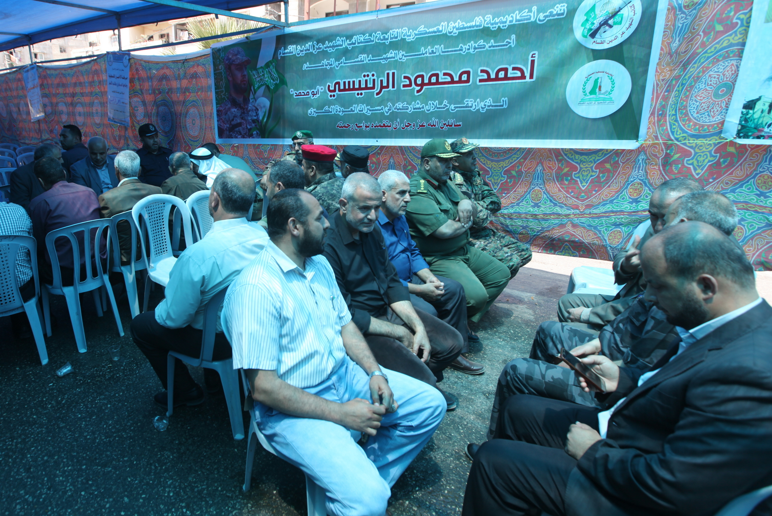 قيادة "الداخلية" تقدم واجب العزاء لذوي شهداء الوزارة في مسيرات العودة بذكرى النكبة