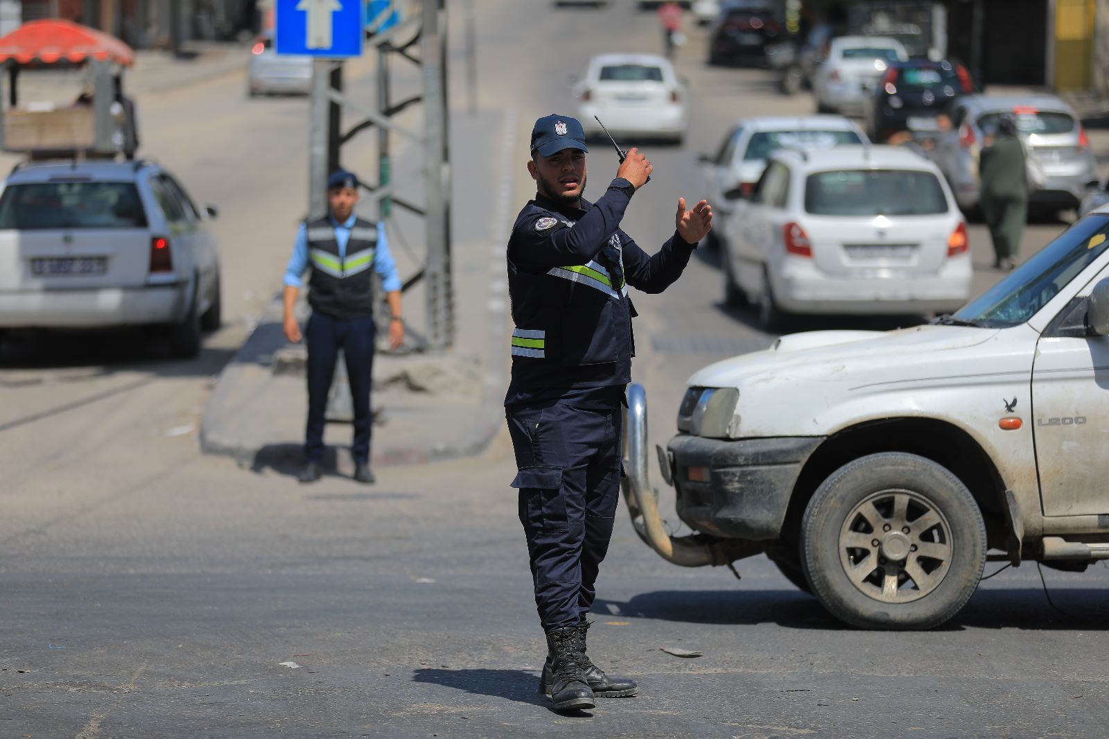 صور: الأجهزة الأمنية والشُرطية تُساند المواطنين في ظل العدوان
