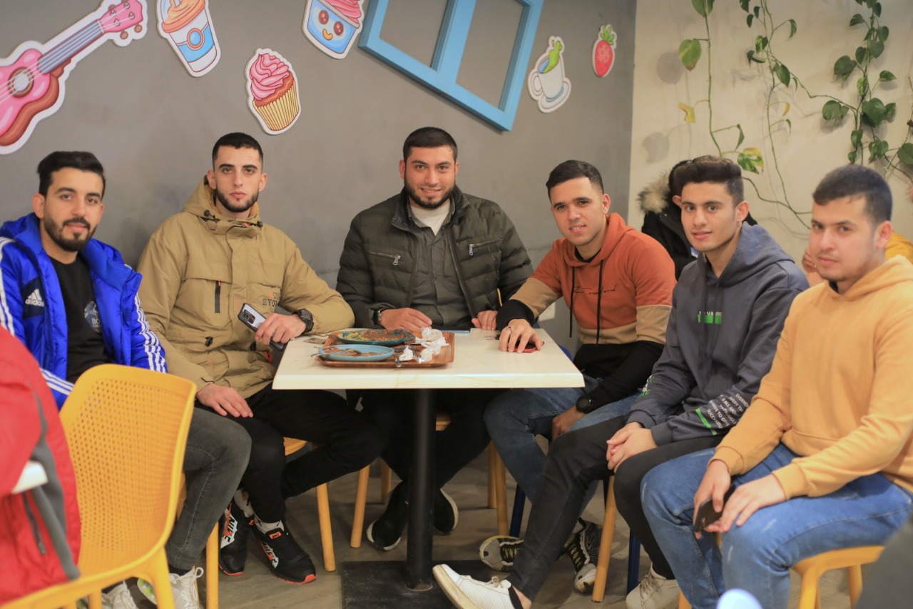 أجواء قضاء المواطنين بغزة الإجازة الأسبوعية في عدد من الأماكن الترفيهية مساء الجمعة