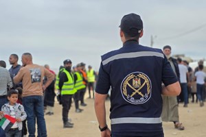 الشرطة تؤمن عرساً جماعياً في دير البلح وسط القطاع