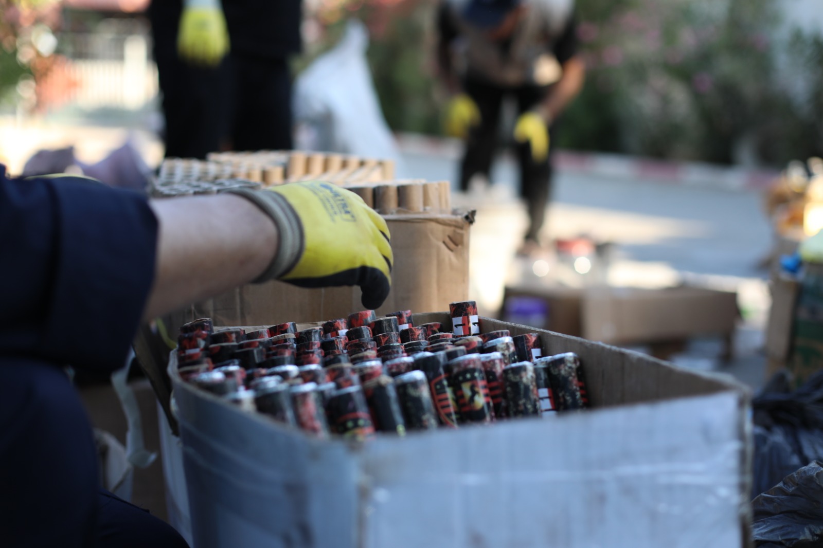 الشرطة تضبط ورشة لتصنيع المفرقعات شرق غزة