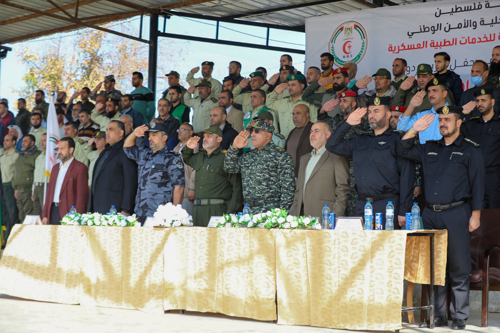 الخدمات الطبية تُخرِّج دورة "مسعف وضابـط إسعاف" الثالثة عشر