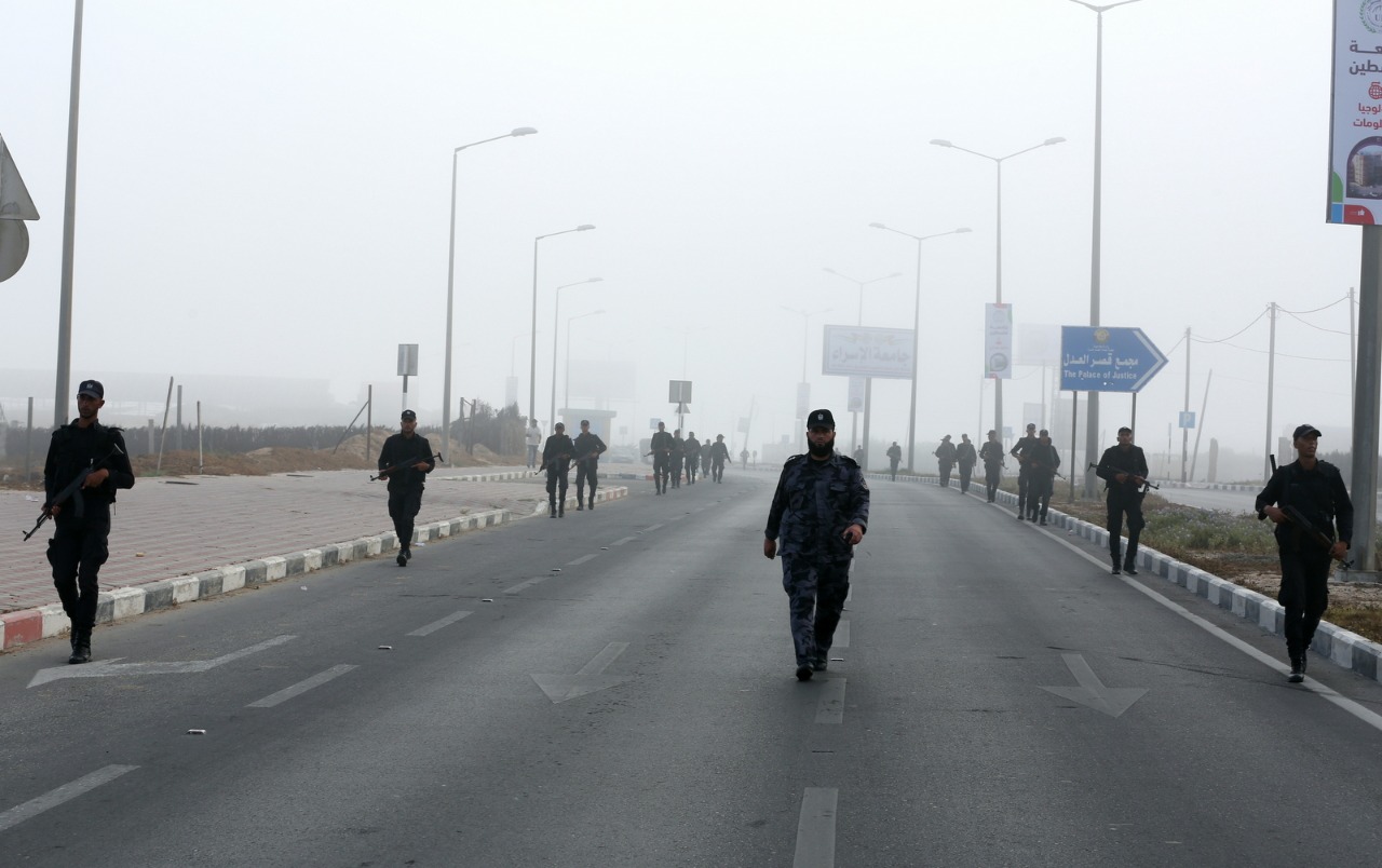 مديرية التدريب تُنظم مسيراً عسكرياً للدفعة الأولى من الدورة التأسيسية الثانية