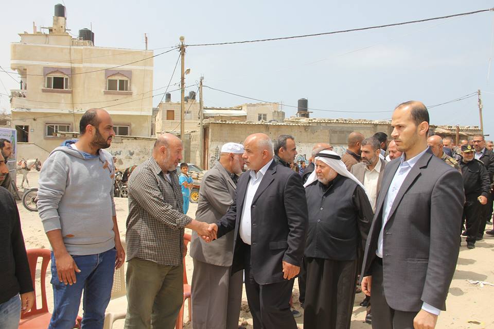 قيادة "الداخلية" تقدم واجب العزاء لذوي شهداء المقاومة بالمحافظة الوسطى