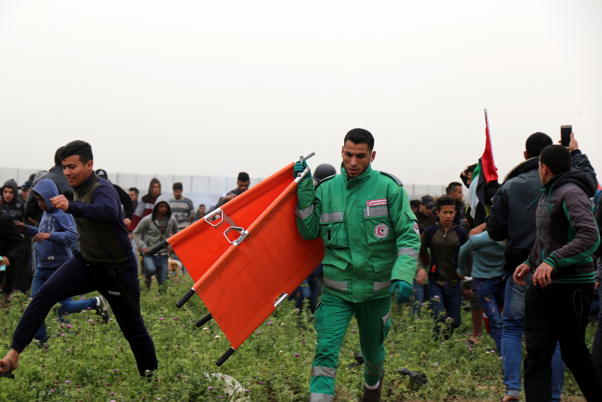 أجهزة الداخلية تُساند جماهير شعبنا المشاركة في مليونية الأرض والعودة