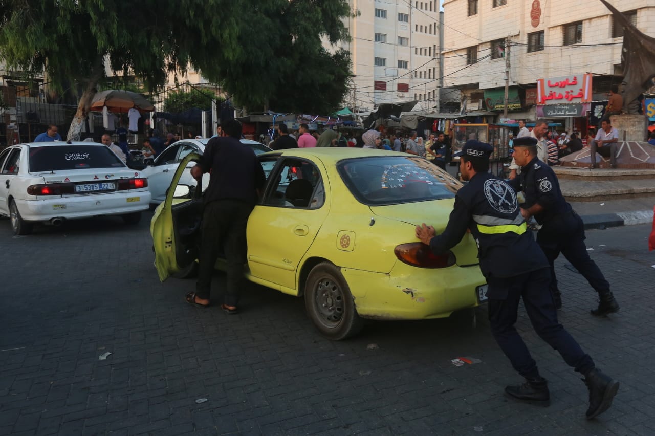 الشرطة تُسهل حركة المواطنين عشية عيد الأضحى المبارك