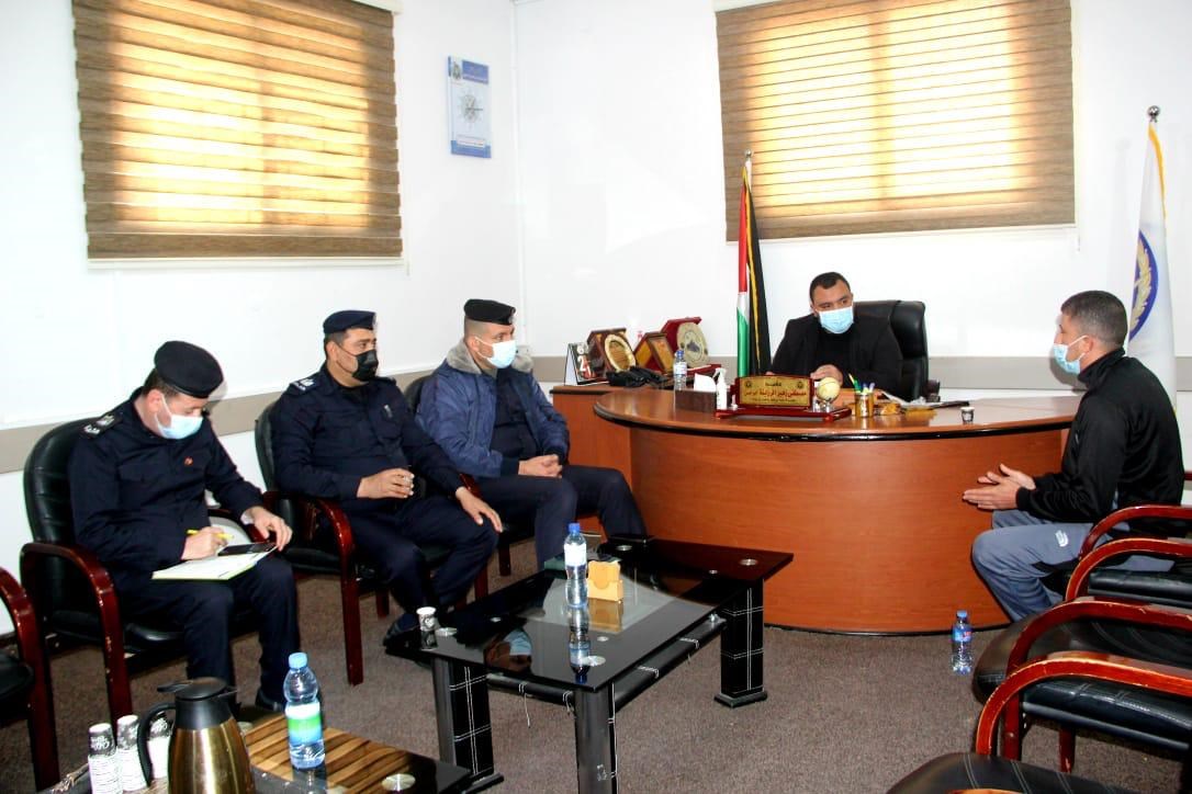 مُدراء شرطة المحافظات يستقبلون المواطنين في مكاتبهم في اليوم الأسبوعي المفتوح