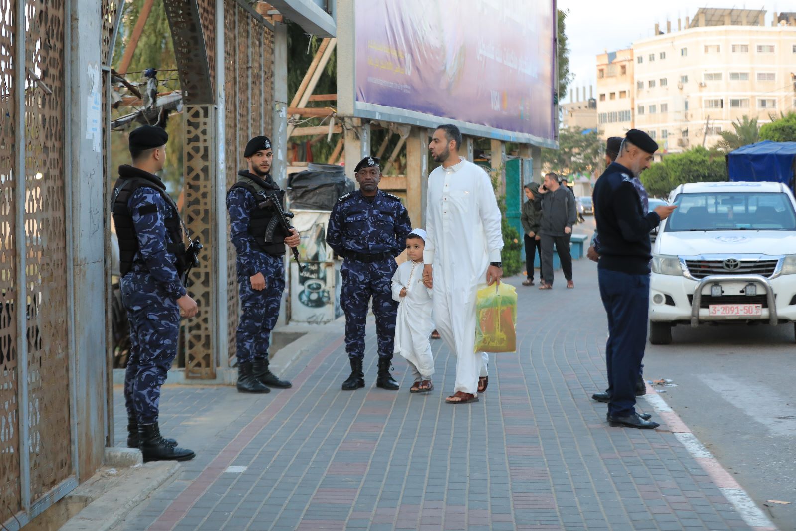 أجهزة "الداخلية" تؤمن صلاة عيد الفطر المبارك