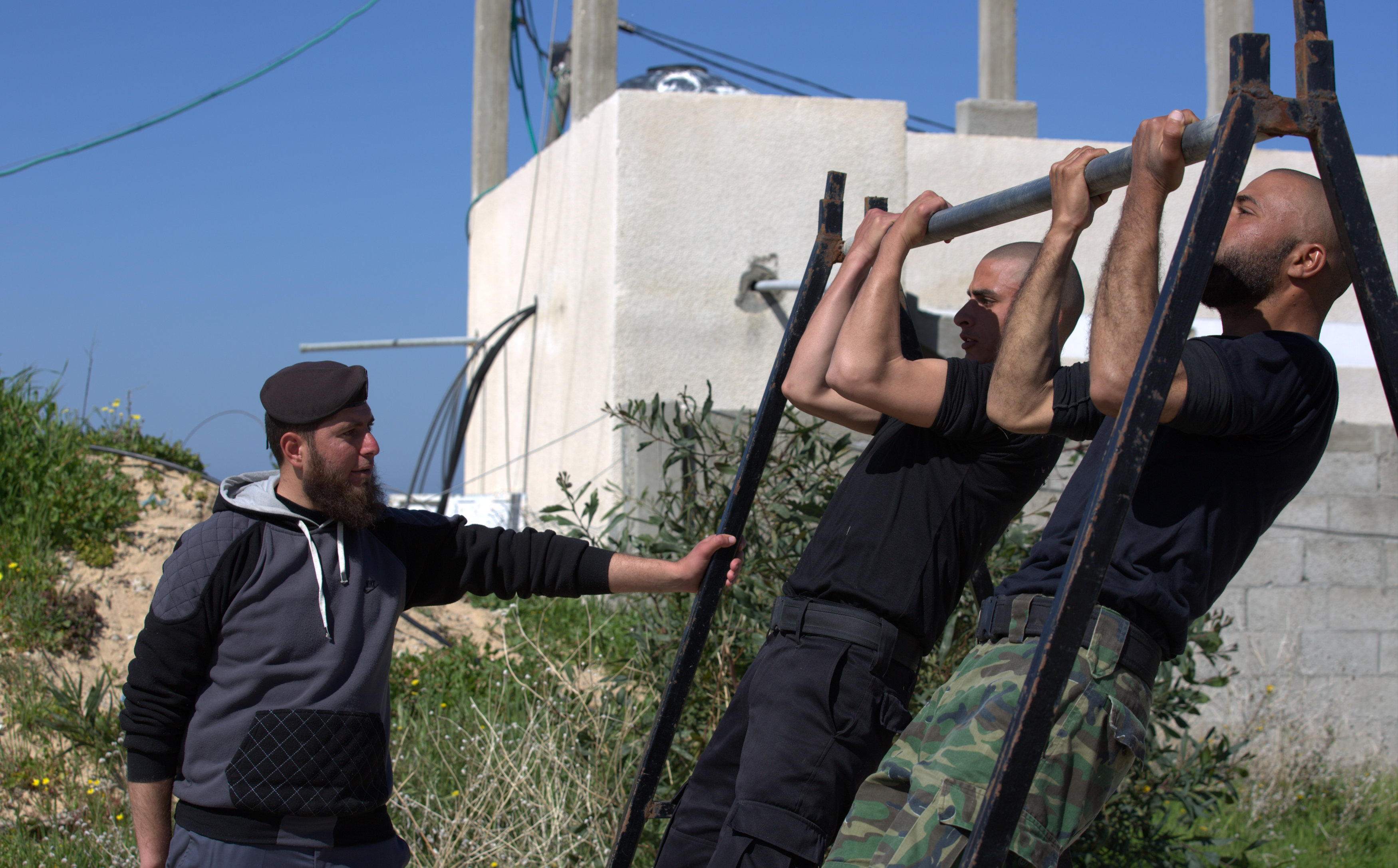 تدريبات ميـدانية لدورة المستجدين "الخاصة بوظائف الأفراد"