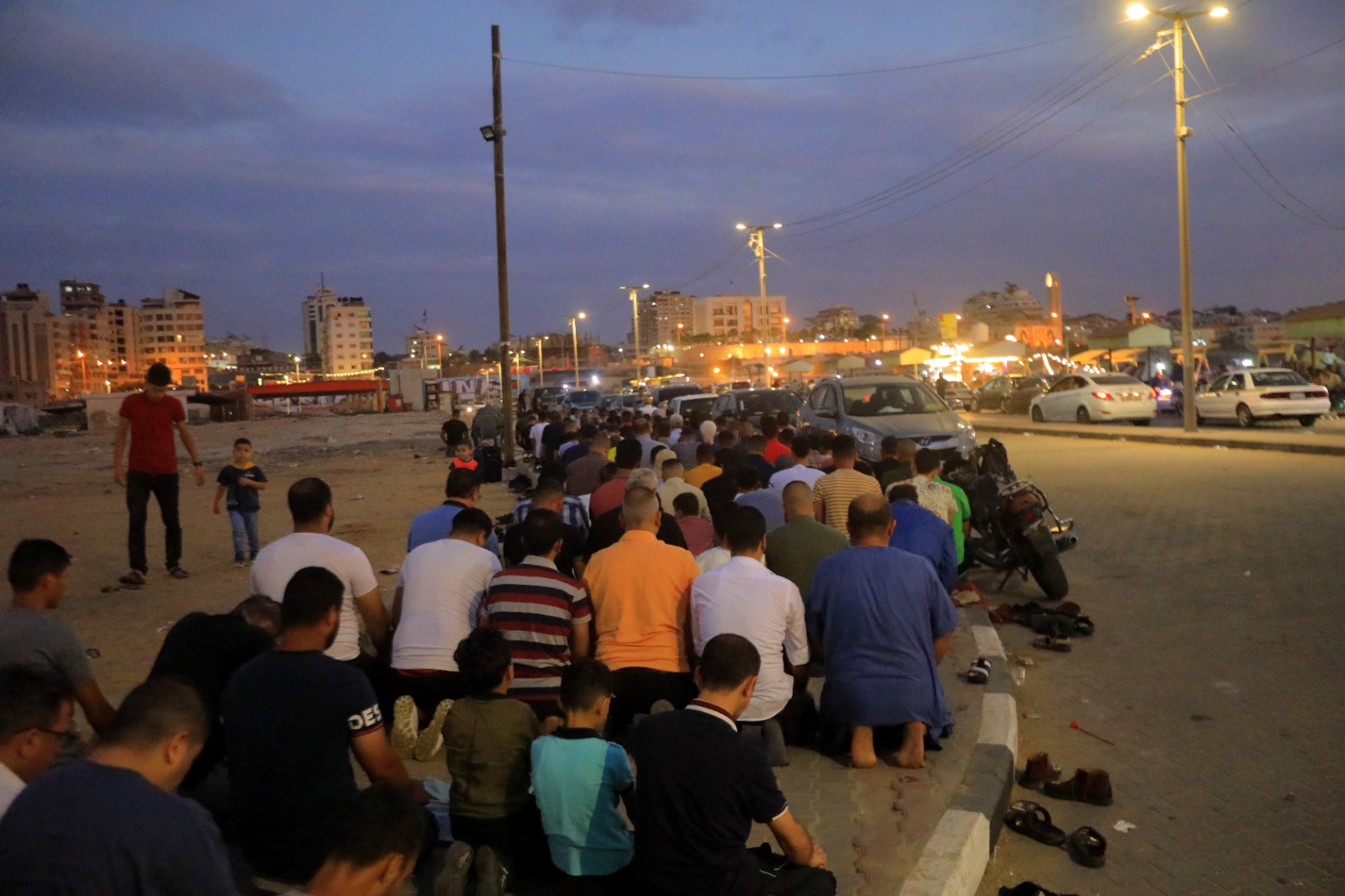 قضاء المواطنين في غزة الإجازة الأسبوعية مساء الجمعة