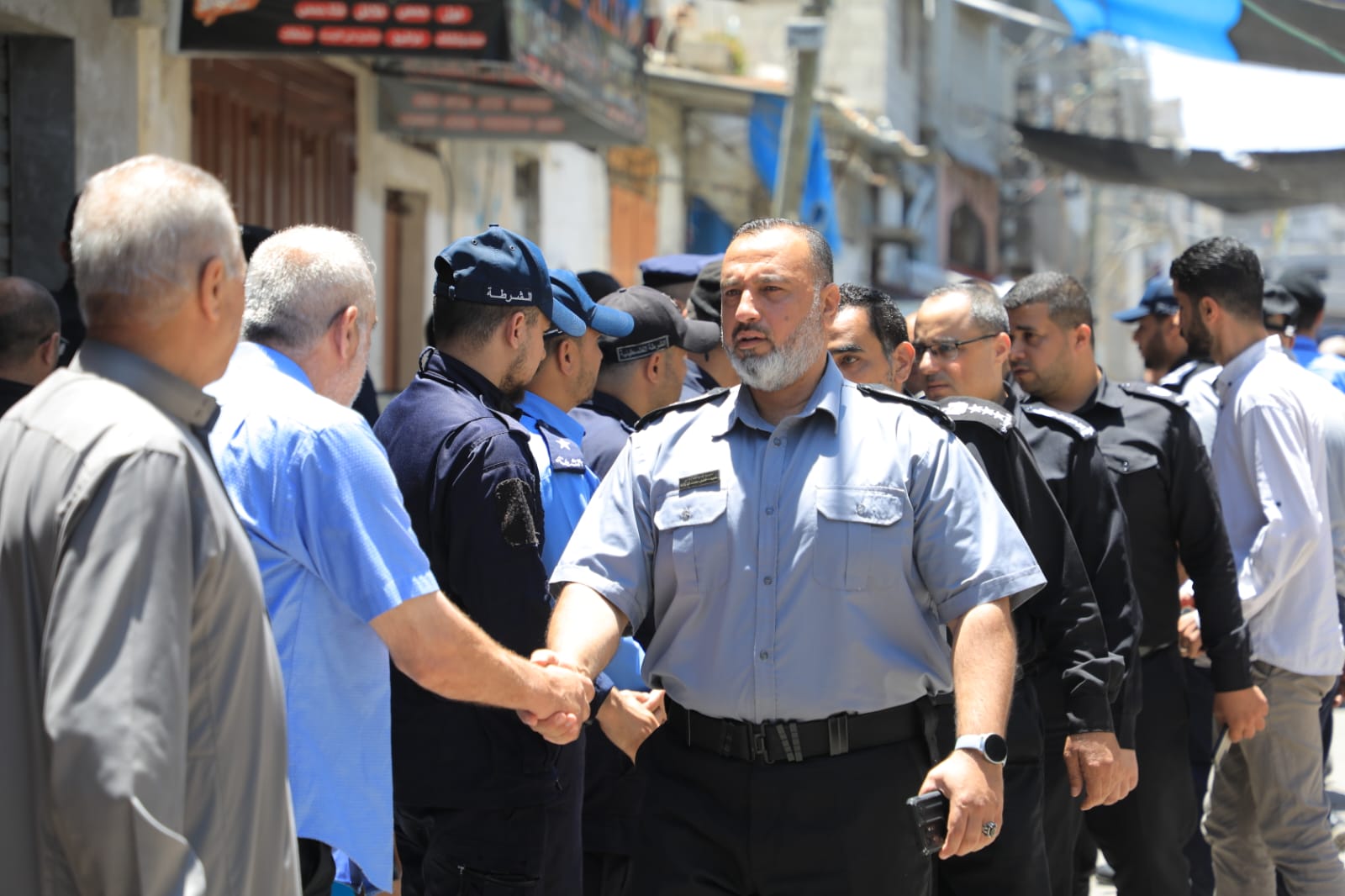 "قيادة الداخلية" تشارك في بيت عزاء شهيد الواجب ملازم "خالد محمد مصلح"