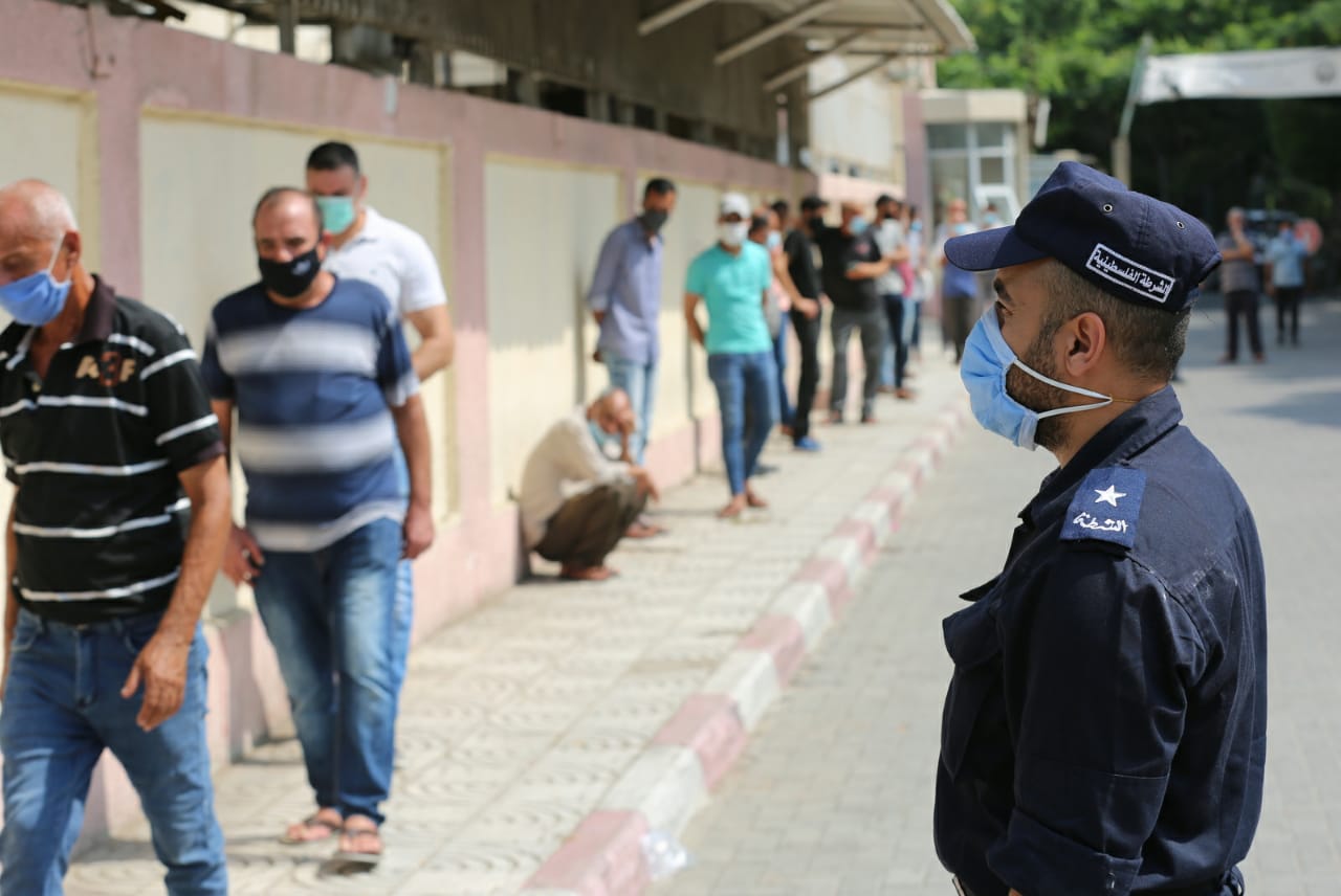 أجهزة الداخلية تُنظم صرف المنحة القطرية