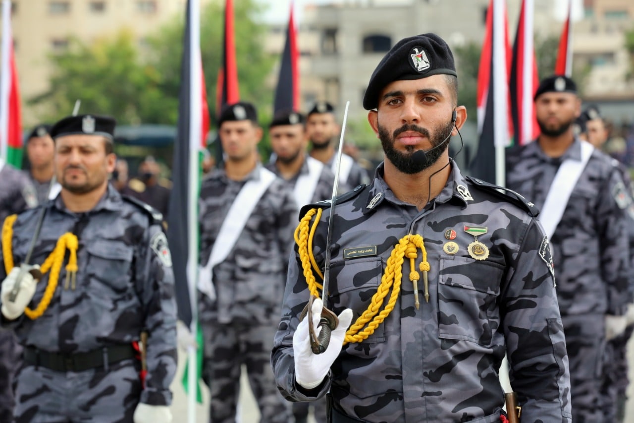 "مديرية التدريب" تُخرج دورتَي صف الضباط 27 والتأسيسية 35