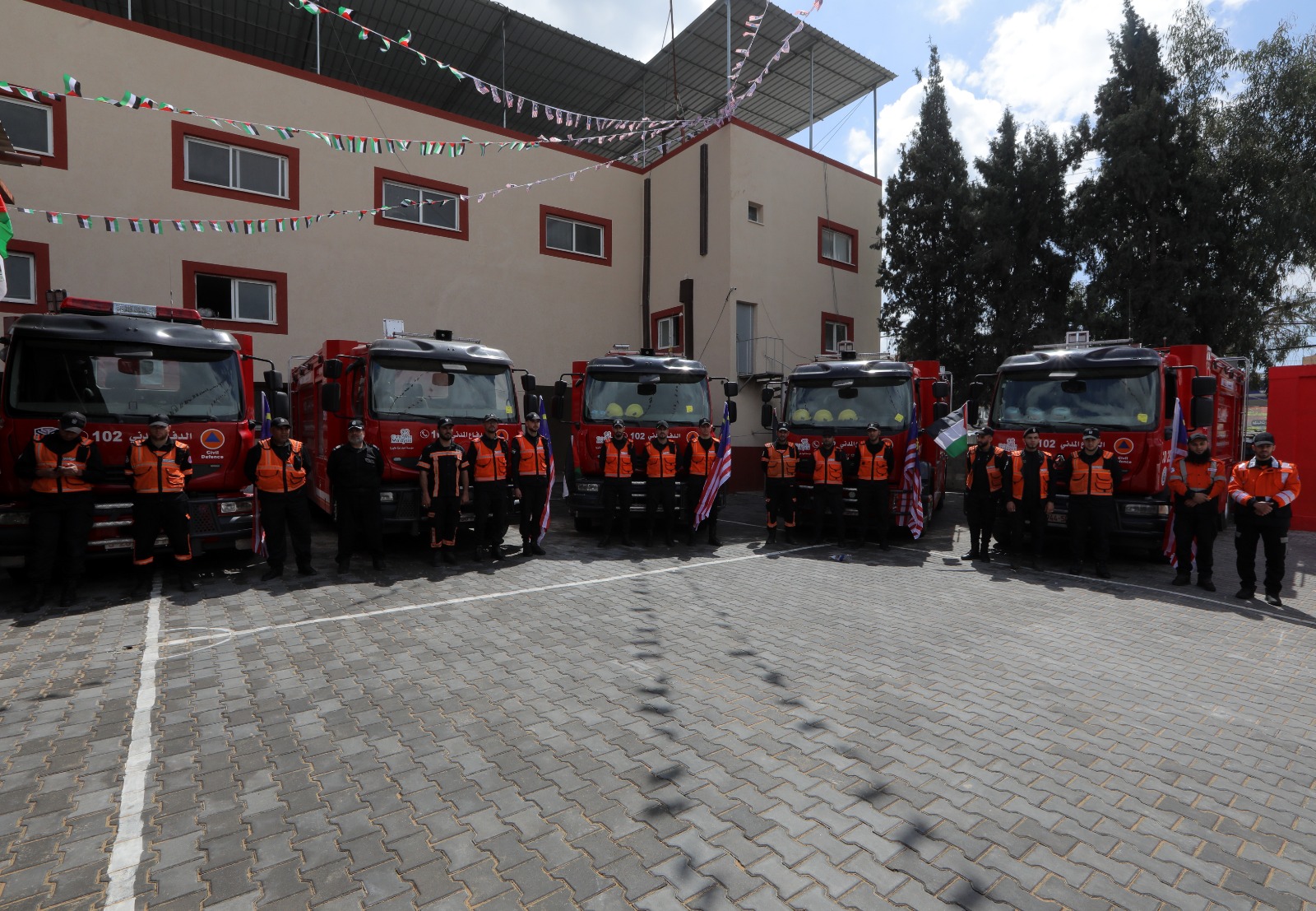 الدفاع المدني يُعلن إنجاز مشروع إنشاء مركبات وترميم مقار 
