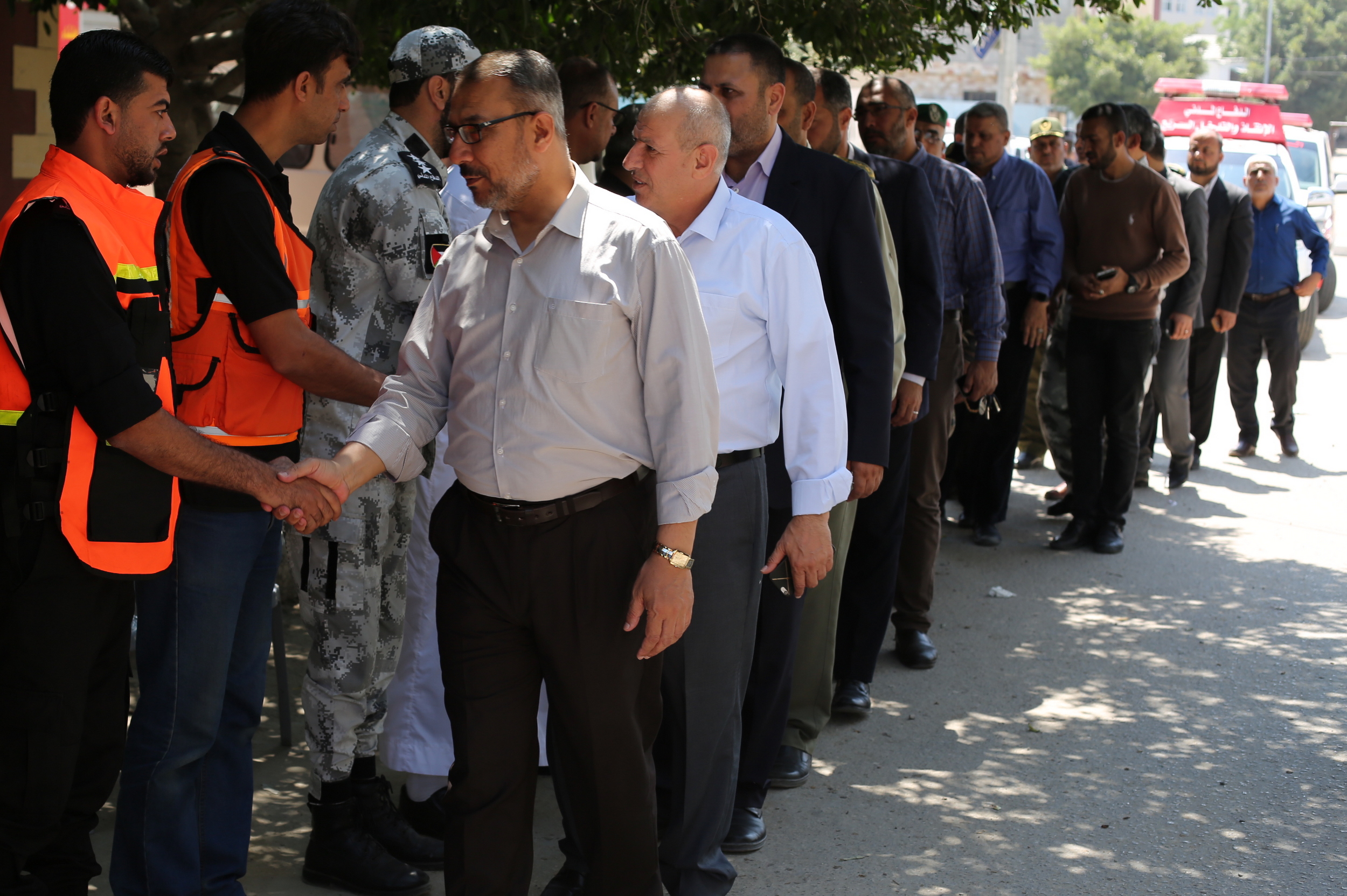 قيادة "الداخلية" تقدم واجب العزاء لذوي شهداء الوزارة في مسيرات العودة بذكرى النكبة