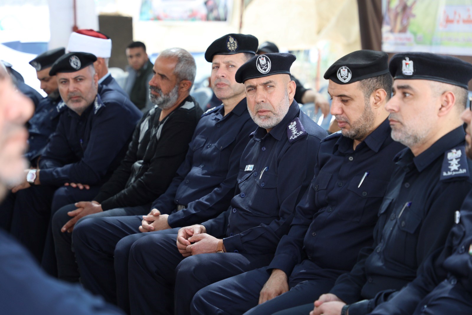  قيادة "الشرطة" تُقدم واجب العزاء لذوي شهـداء العدوان