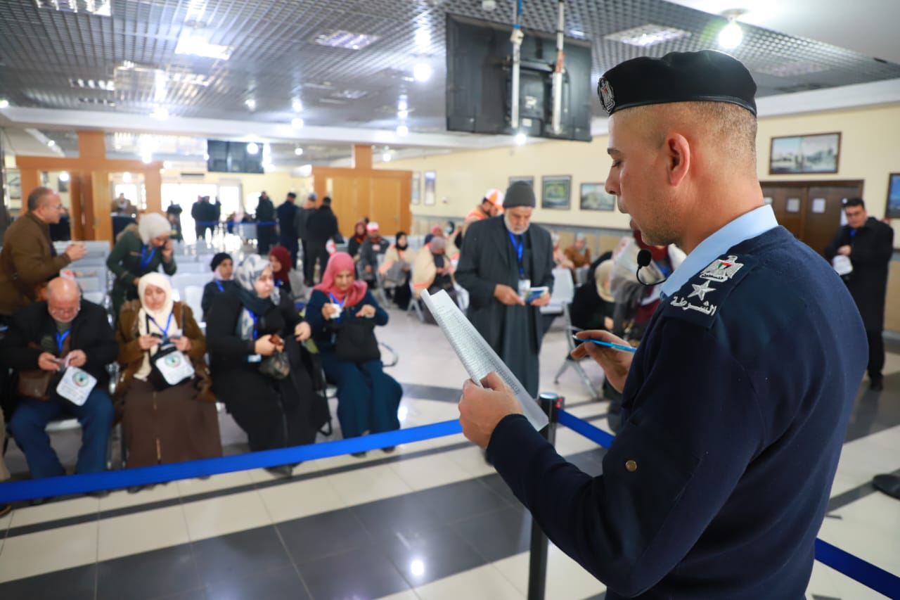 أطقم "المعابر" تُسهل مغادرة الفوج السابع من المعتمرين