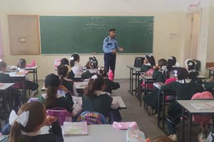 المرور بخان يونس يختتم سلسلة محاضرات توعوية لمدرستي مسقط وأبو حميد