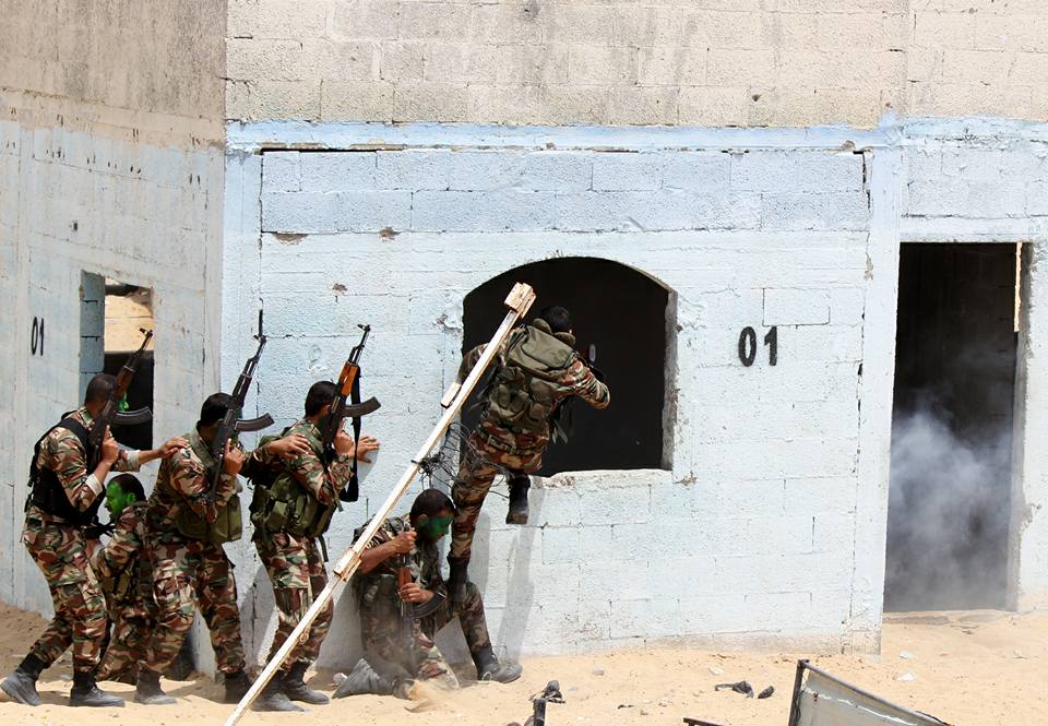 تدريبات دورة قادة السرايا الرابعة بقوات الأمن الوطني