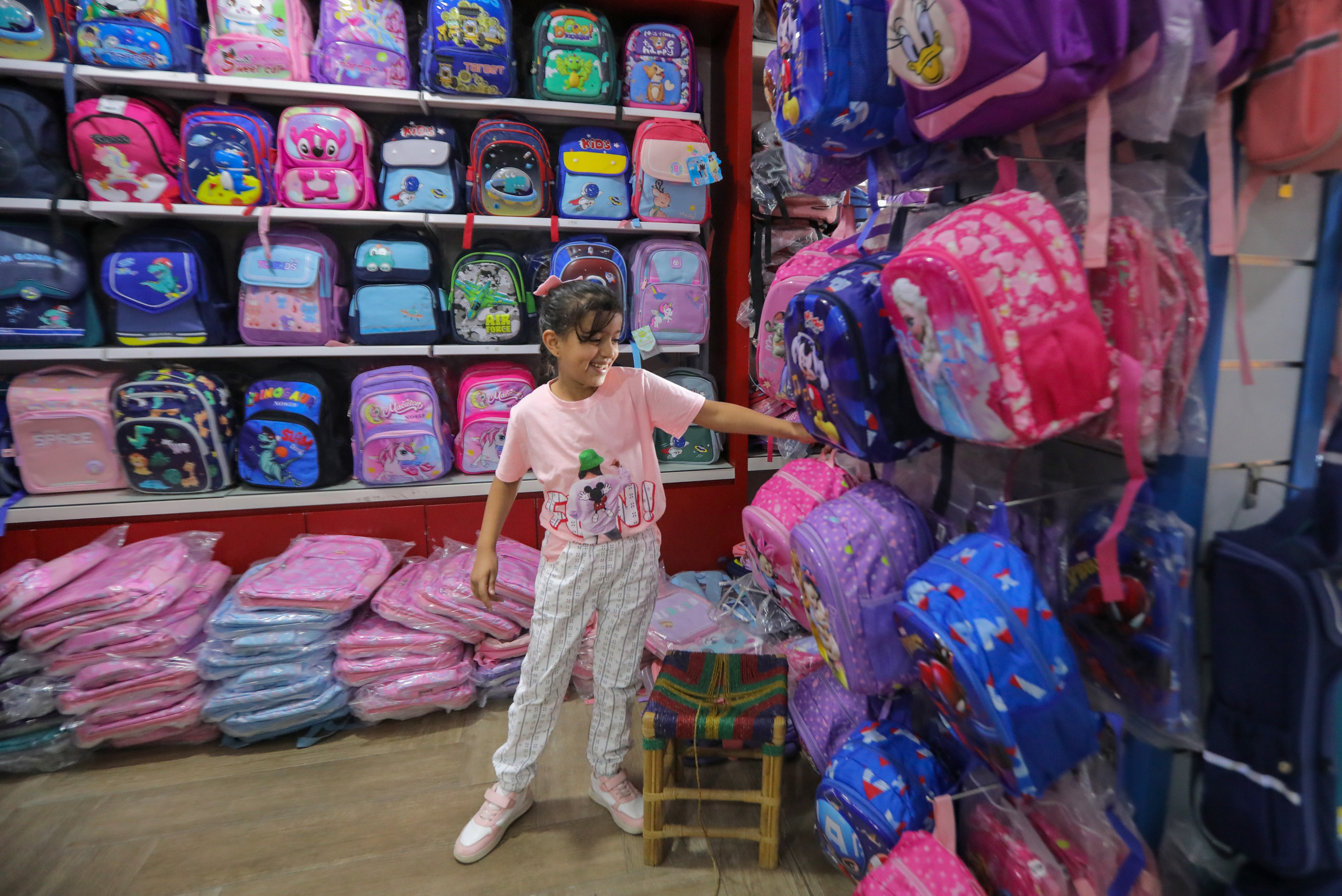 استعدادات المواطنين في غزة لاستقبال العام الدراسي الجديد 