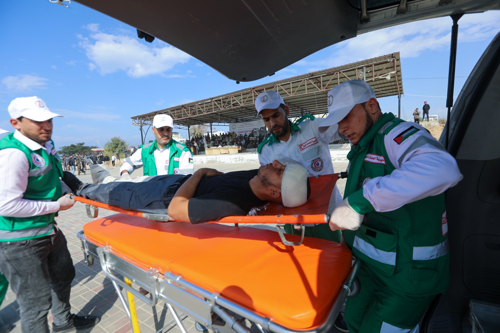 الخدمات الطبية تُخرِّج دورة "مسعف وضابـط إسعاف" الثالثة عشر