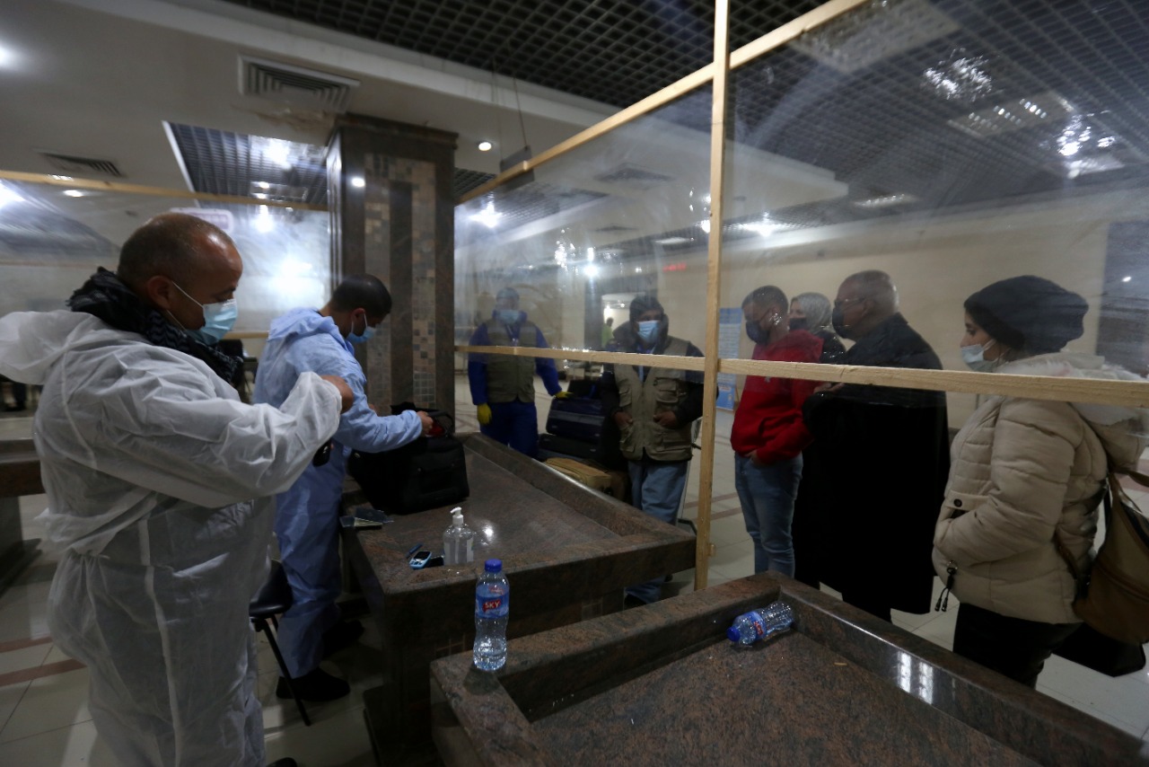 حركة معبر رفح البري خلال أيام فتحه استثنائيًا لمدة أربعة أيام في الاتجاهين