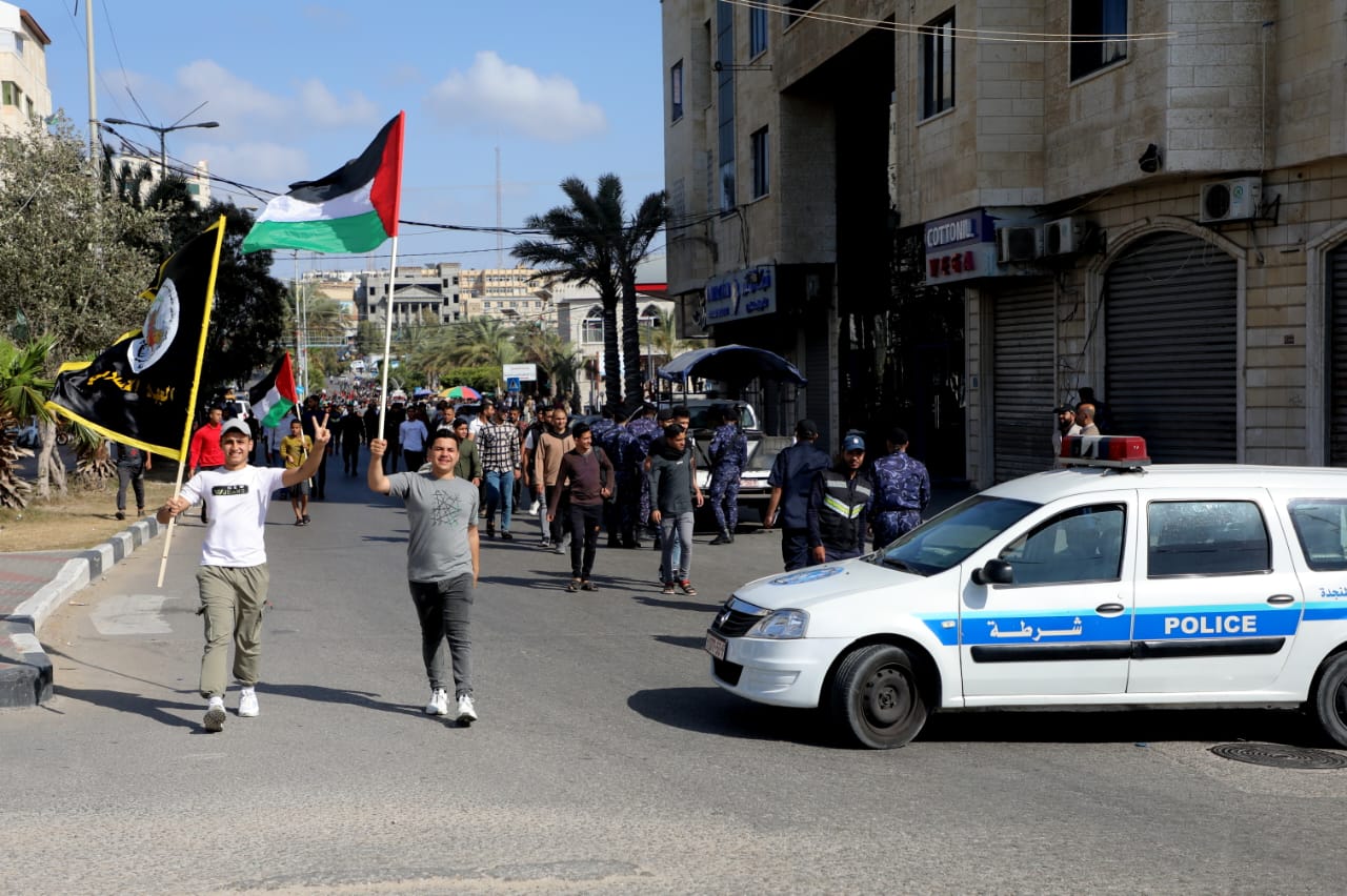 أجهزة الداخلية تُؤمن مهرجاناً لتأبين شهداء العدوان الإسرائيلي