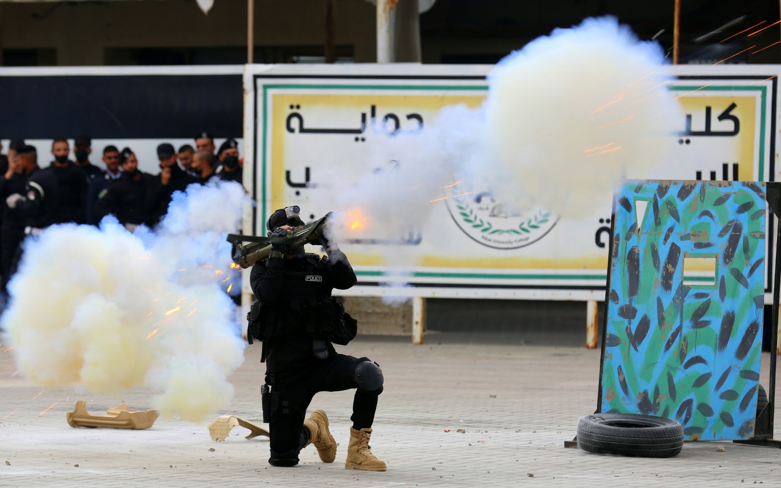 صور.. كلية "الرباط" تُخرج الدفعة التاسعة بكالوريوس "العلوم الشرطية"