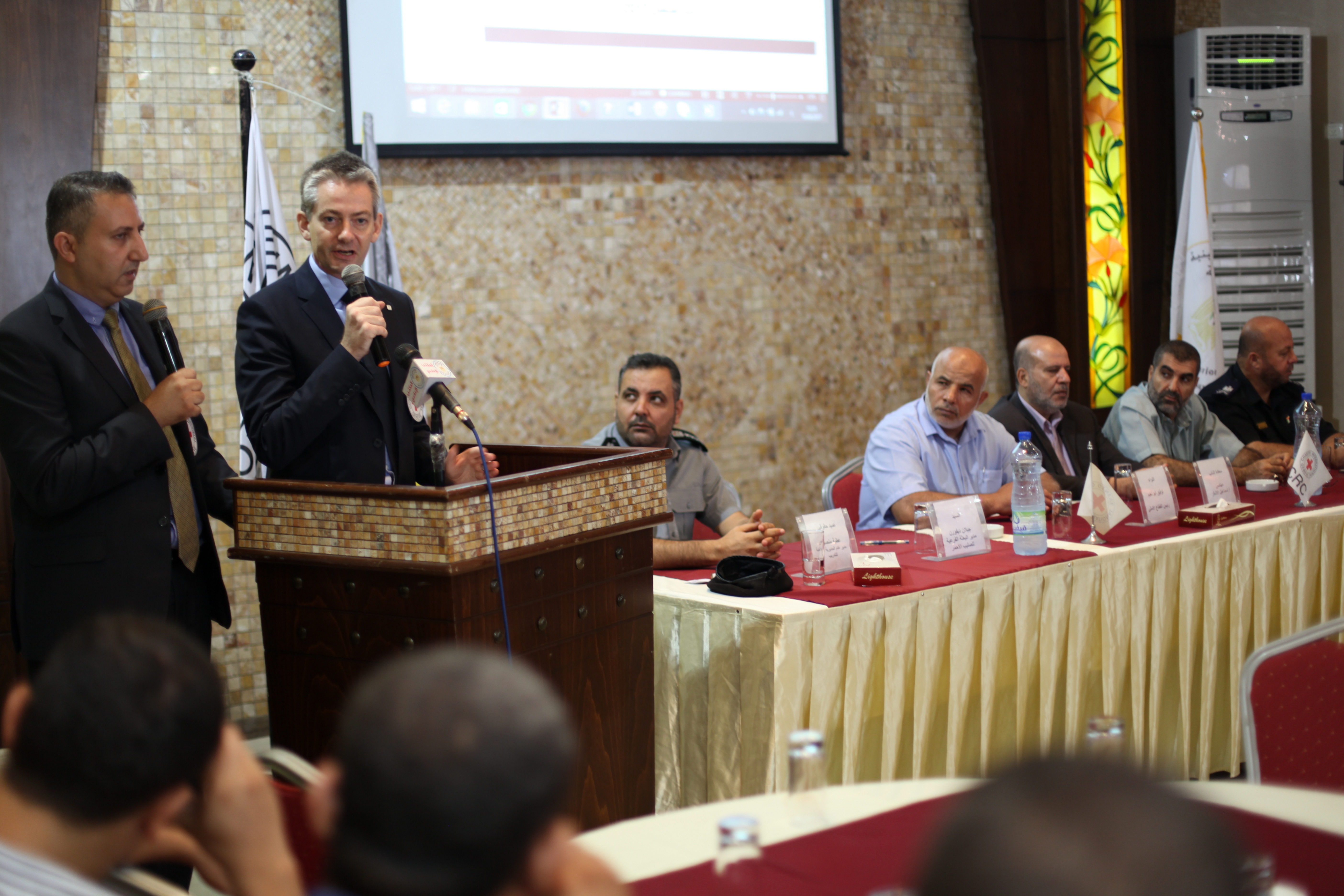 اطلاق دليل عمليات الشرطة القائم على احترام حقوق الإنسان