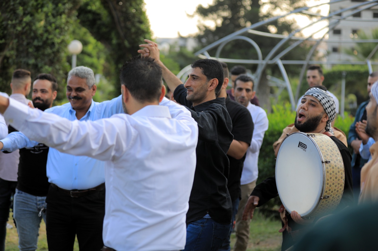 قضــاء المواطنين في غــزة الإجازة الأسبوعية مساء الجــمعــة