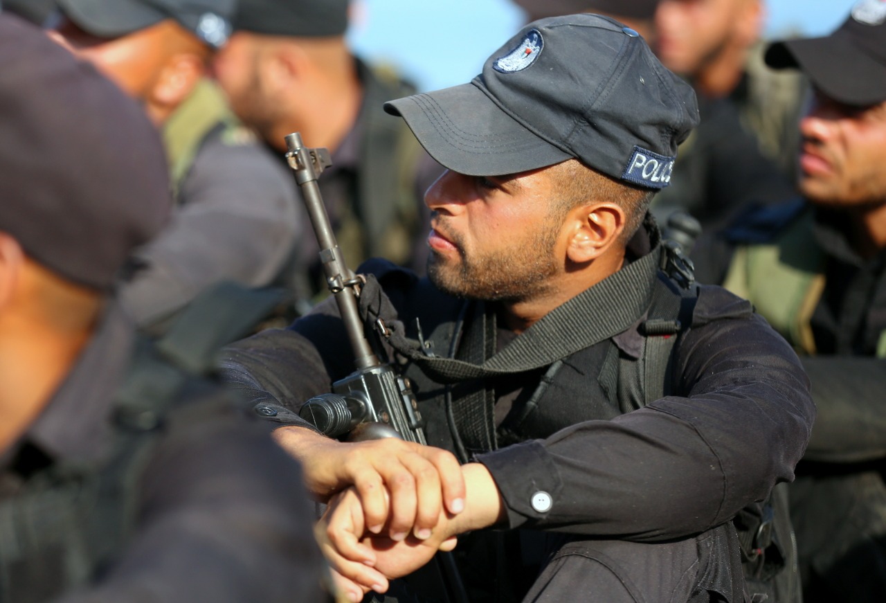 مديرية التدريب تُنظم مسيراً عسكرياً للدفعة الأولى من الدورة التأسيسية الثانية