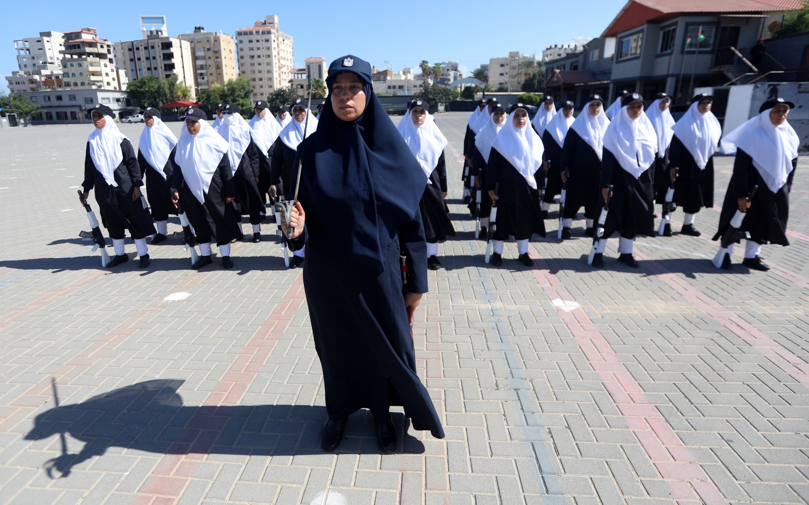 "مديرية التدريب" تُخرج دورة تأهيل الضباط الـ 39