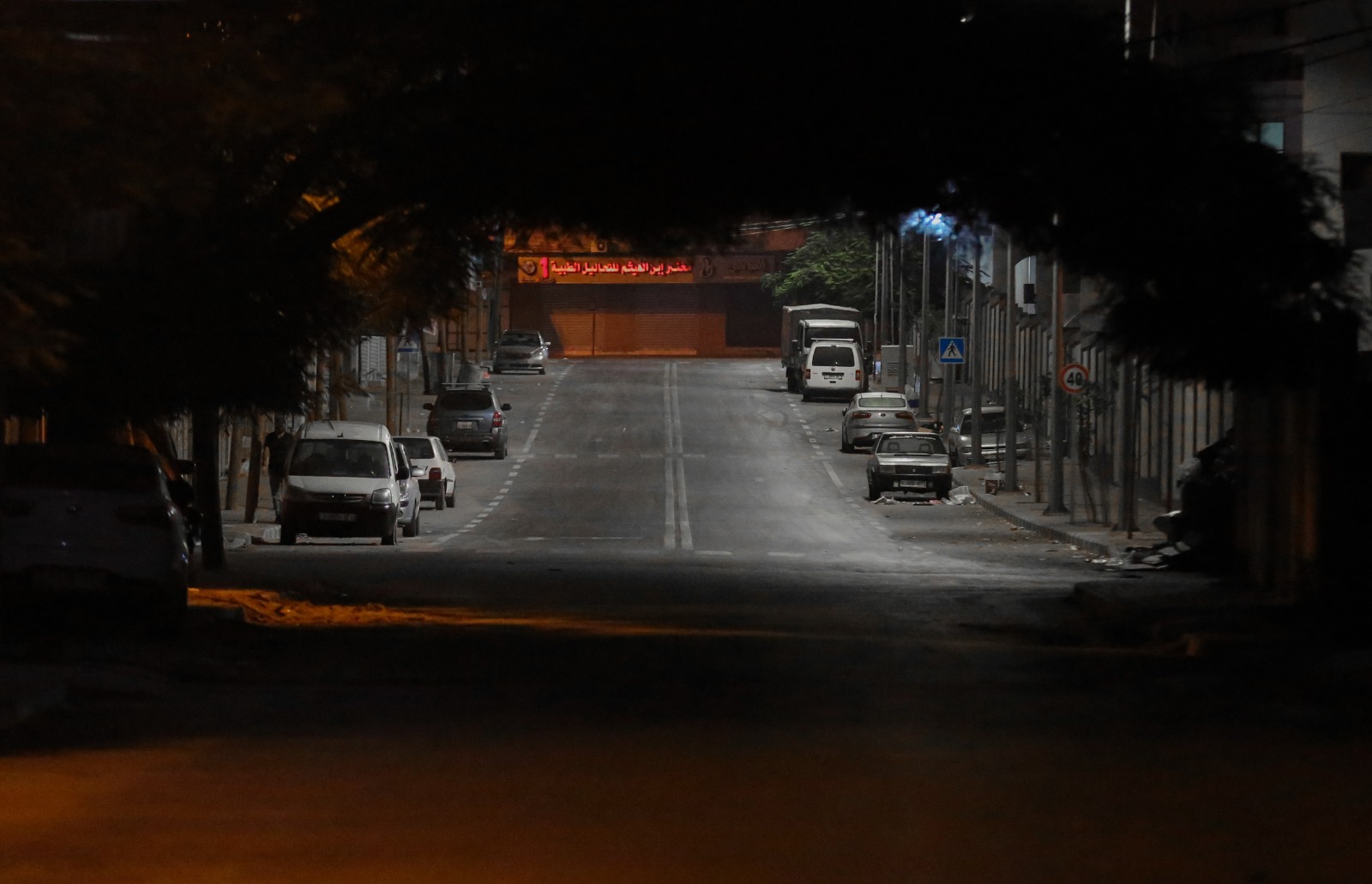 صور ليلية من عمل أجهزة وزارة الداخلية والأمن الوطني، في متابعة تطبيق حظر التجوال في غزة لليوم العاشر على التوالي