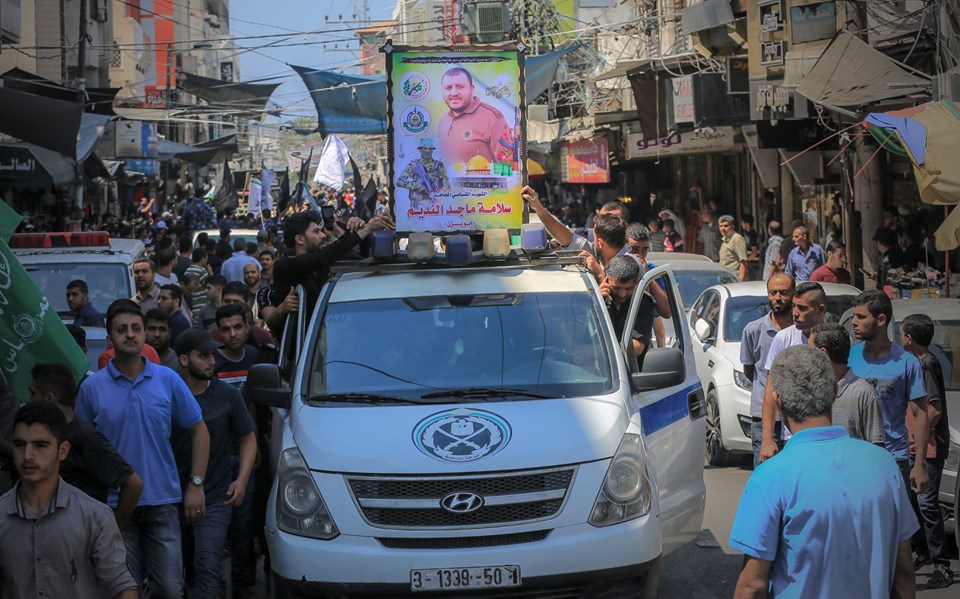 تشييع شهداء الواجب الذين ارتقوا في تفجير حاجزي الشرطة