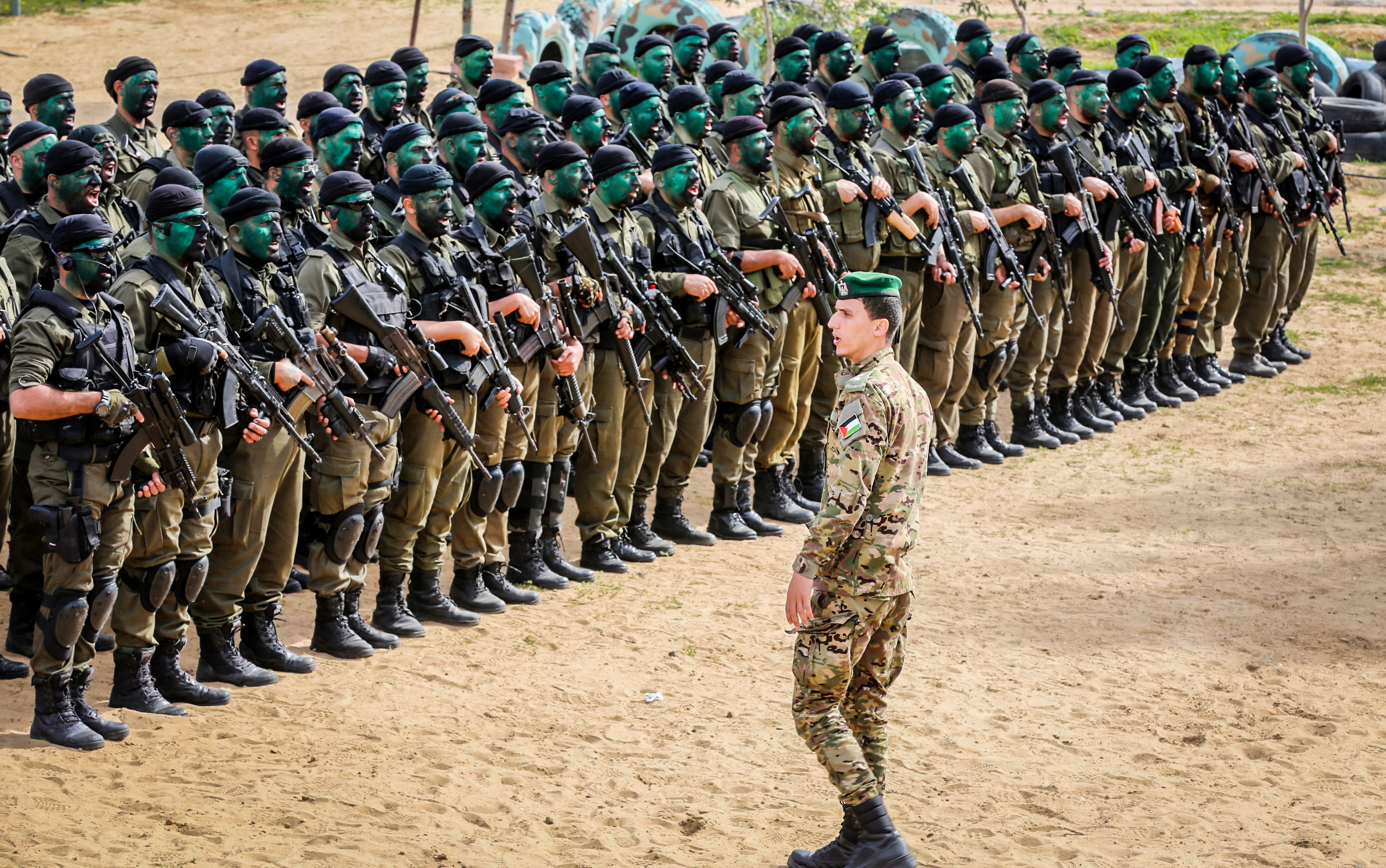 مسير عسكري لدورات قادة السرايا 5، وتأهيل الضباط 15، وصف ضباط 16 بقوات الأمن الوطني