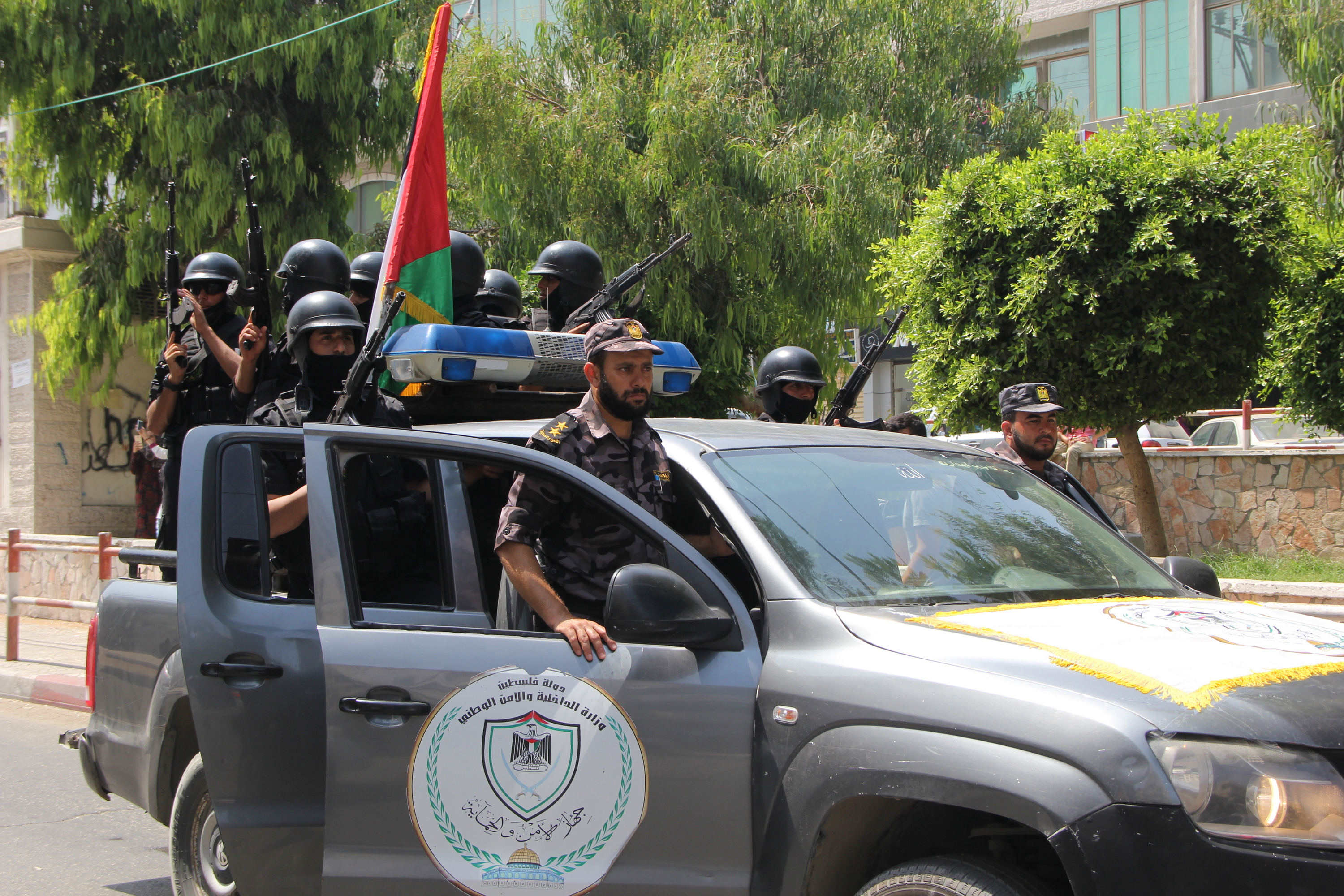 الداخلية تُنظم استعرضاً عسكرياً تضامناً مع المسجد الأقصى