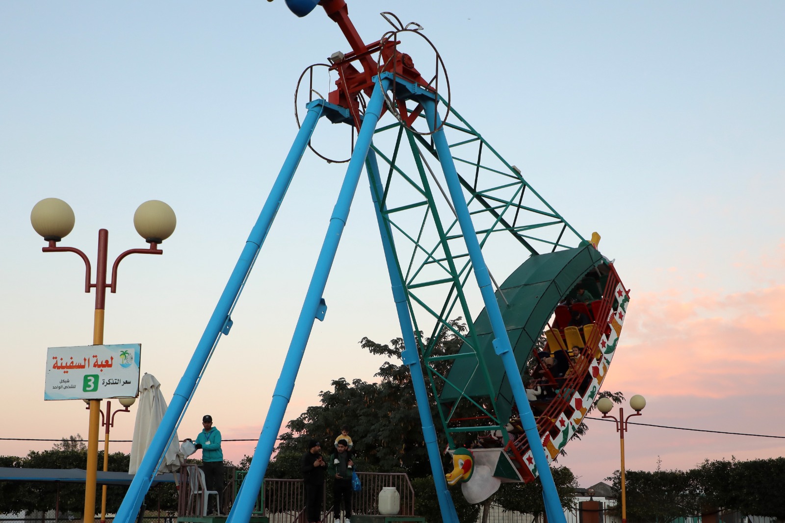 قضاء المواطنين في غزة إجازة منتصف العام الدراسي مساء الجمعة 13 يناير