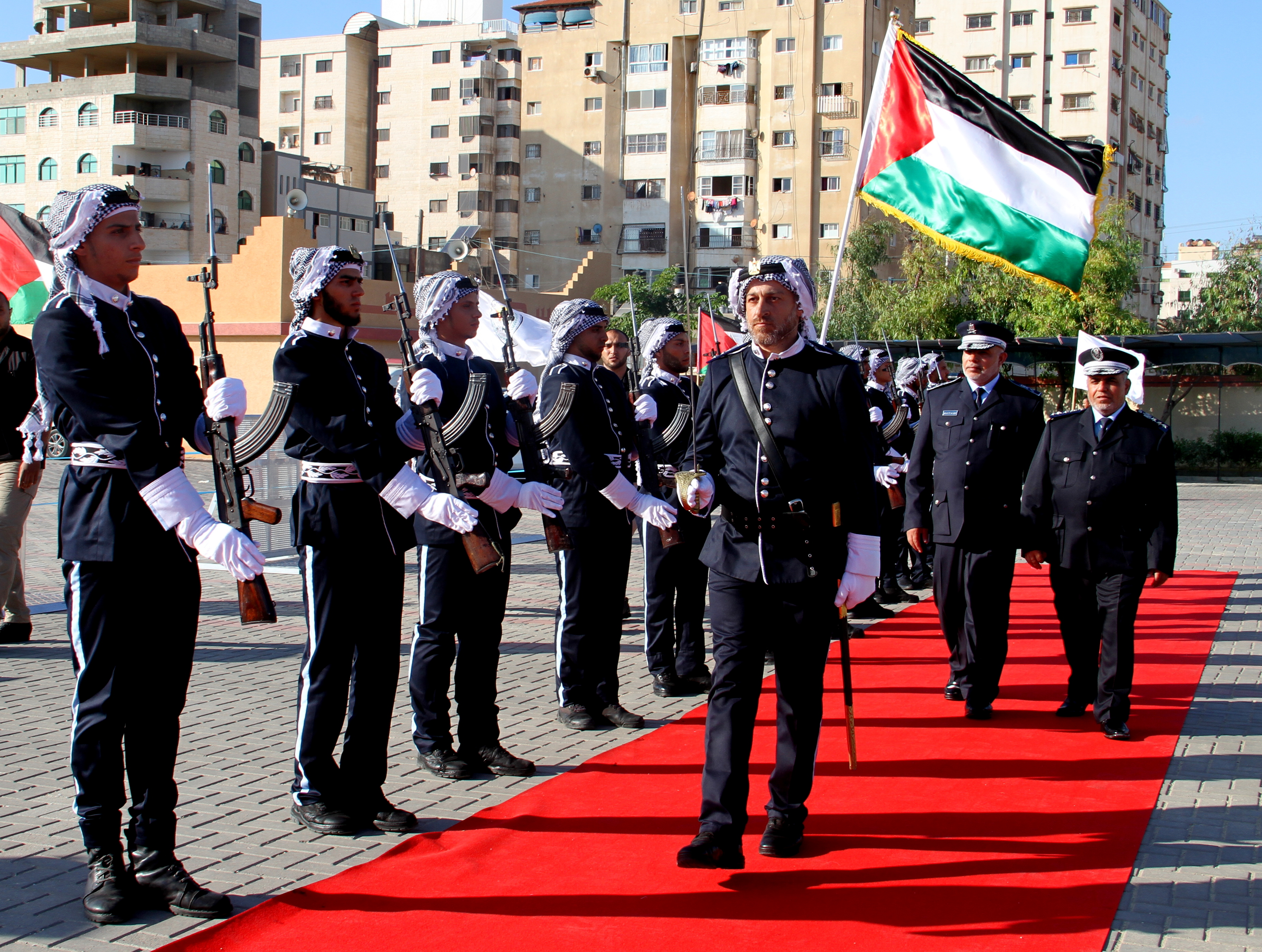 كلية الرباط تُخرّج 54 ضابطاً ضمن فوج "العودة"