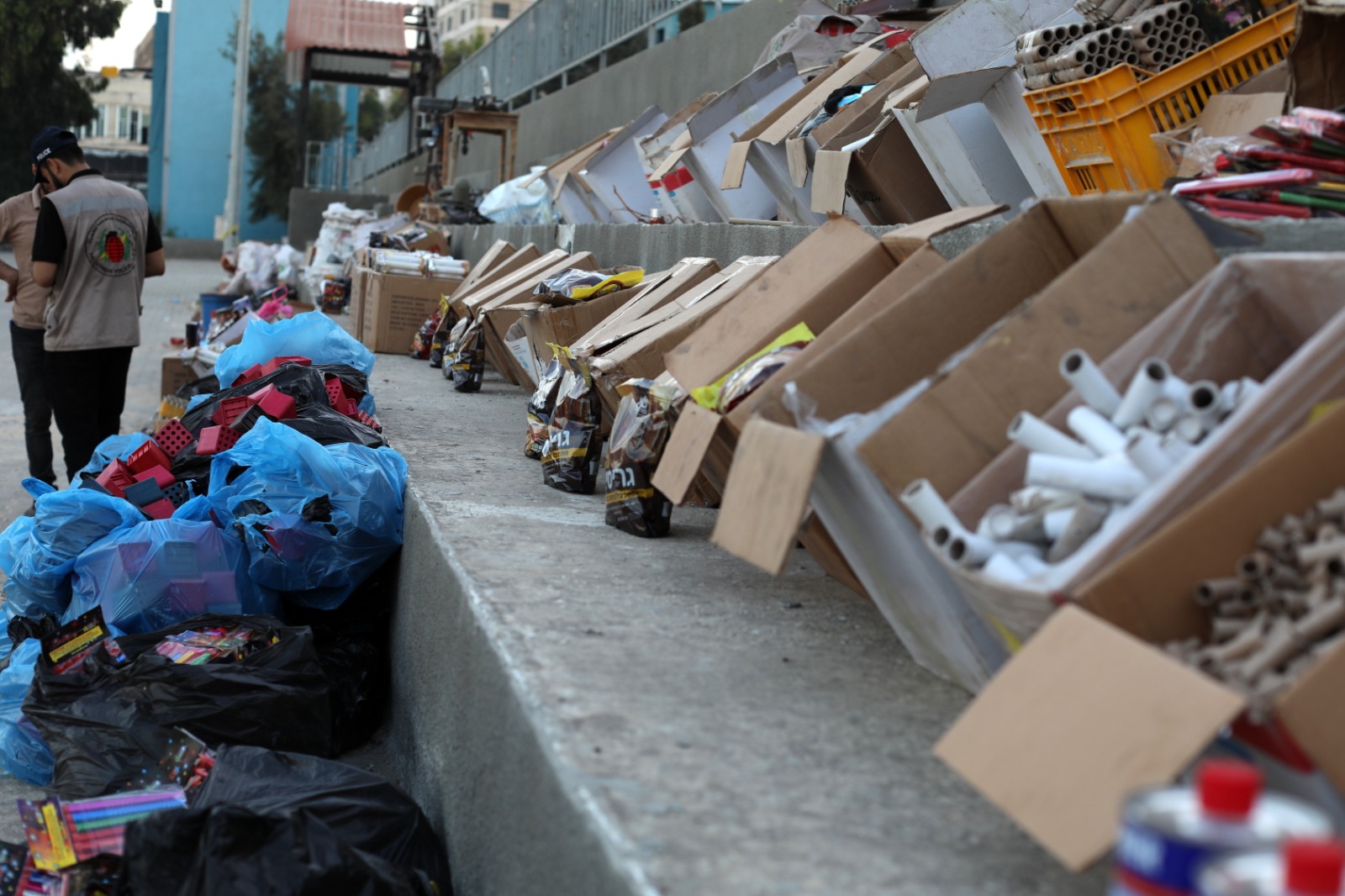 الشرطة تضبط ورشة لتصنيع المفرقعات شرق غزة