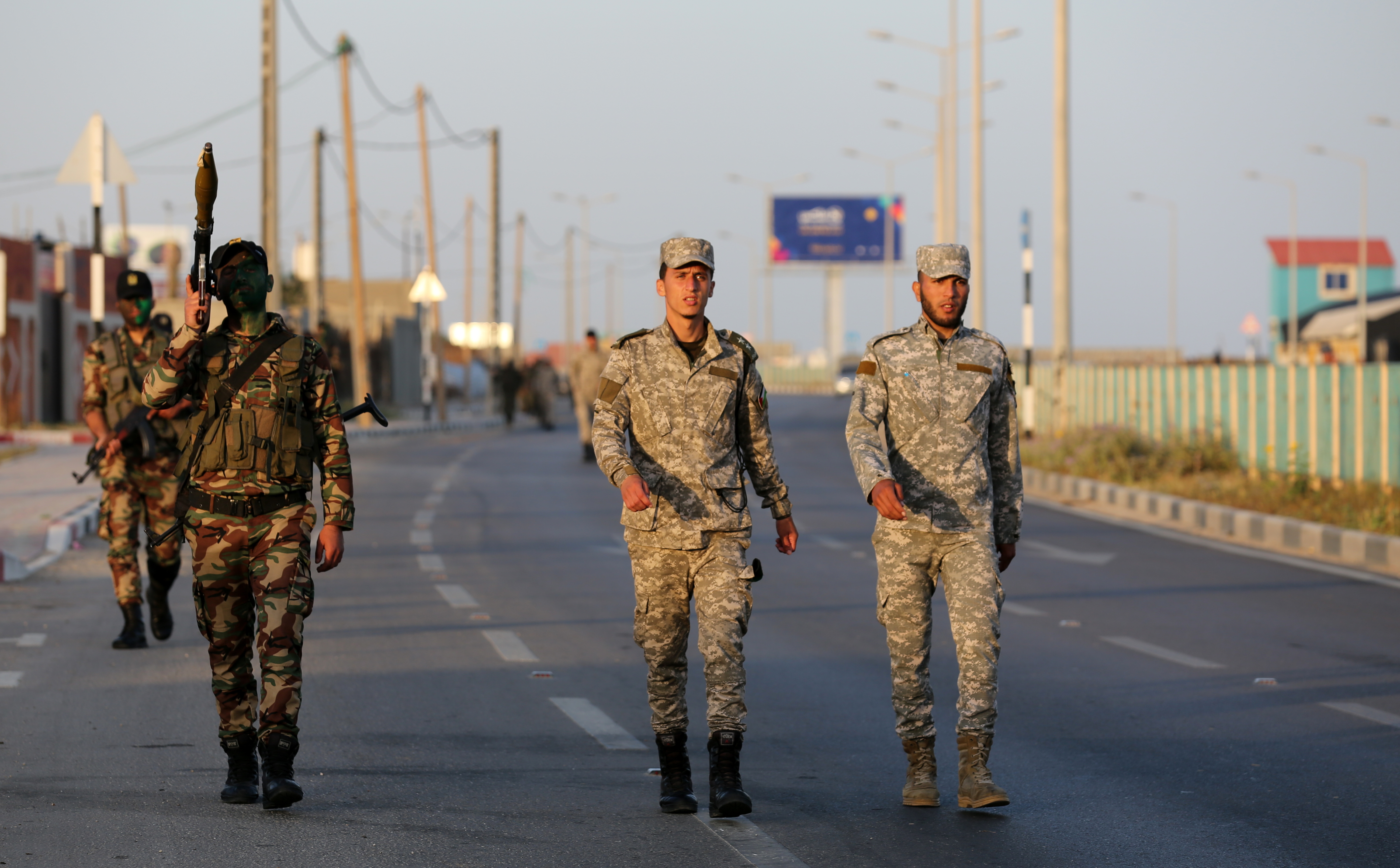 تخييم مغلق لدورتي قادة السرايا وتأهيل الضباط  بالأمن الوطني