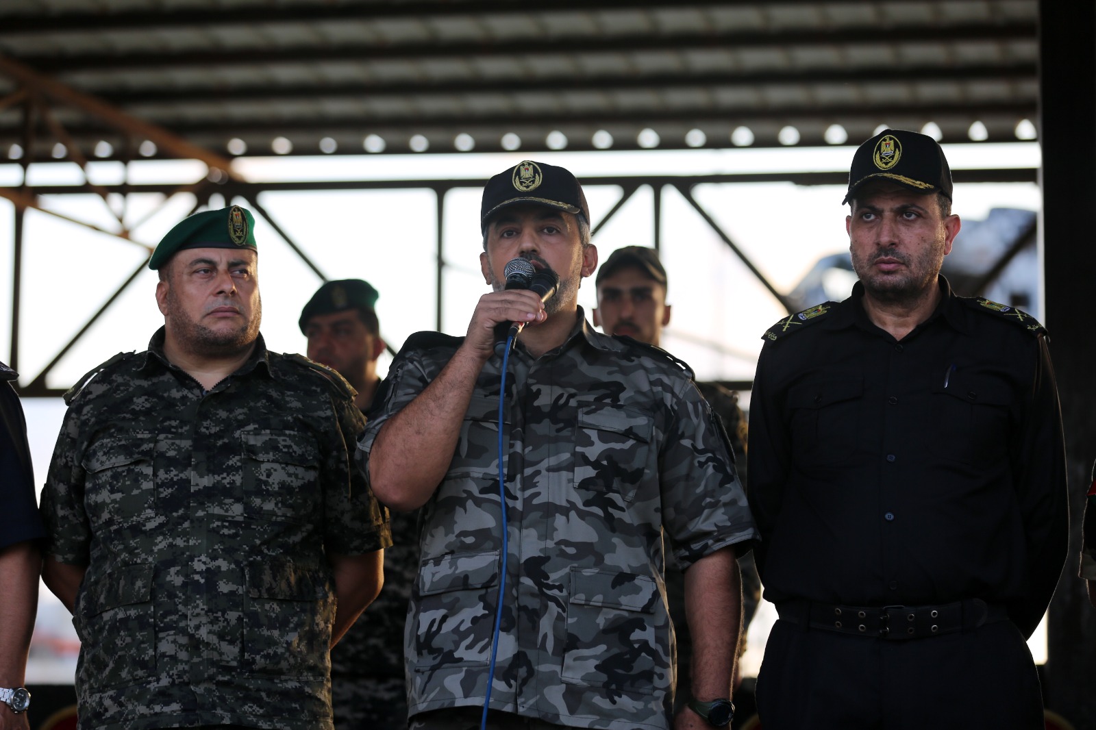 "الداخلية" تُنظم مسيراً عسكرياً تكريماً لشهداء الأجهزة الأمنية بالضفة