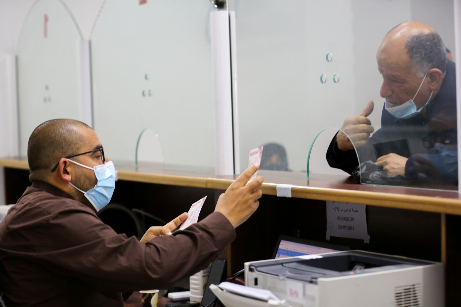 عمل أطقم مكتب التسجيل للسفر بالهيئة العامة للمعابر والحدود،